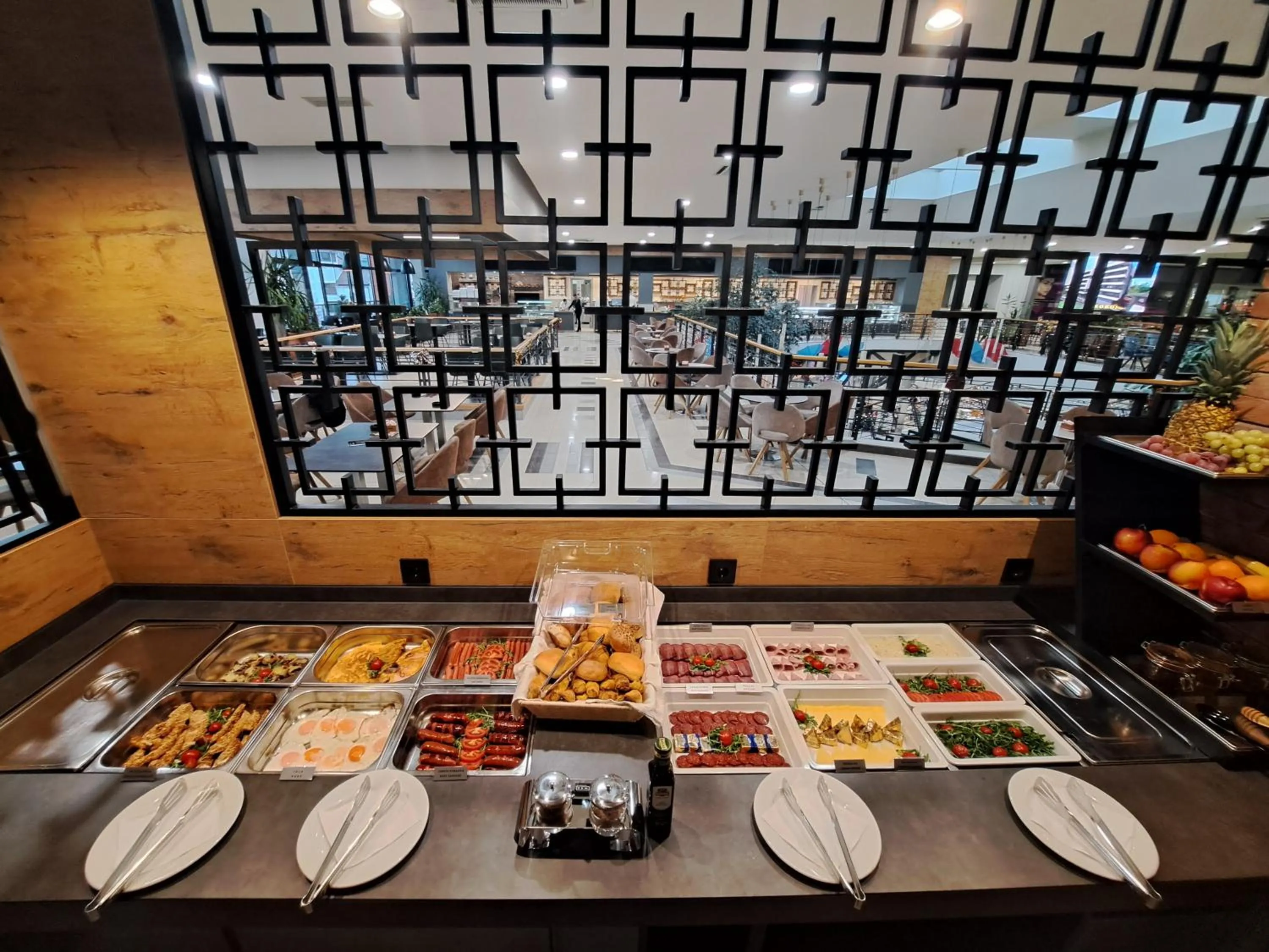 Food and drinks in Hotel ETNA