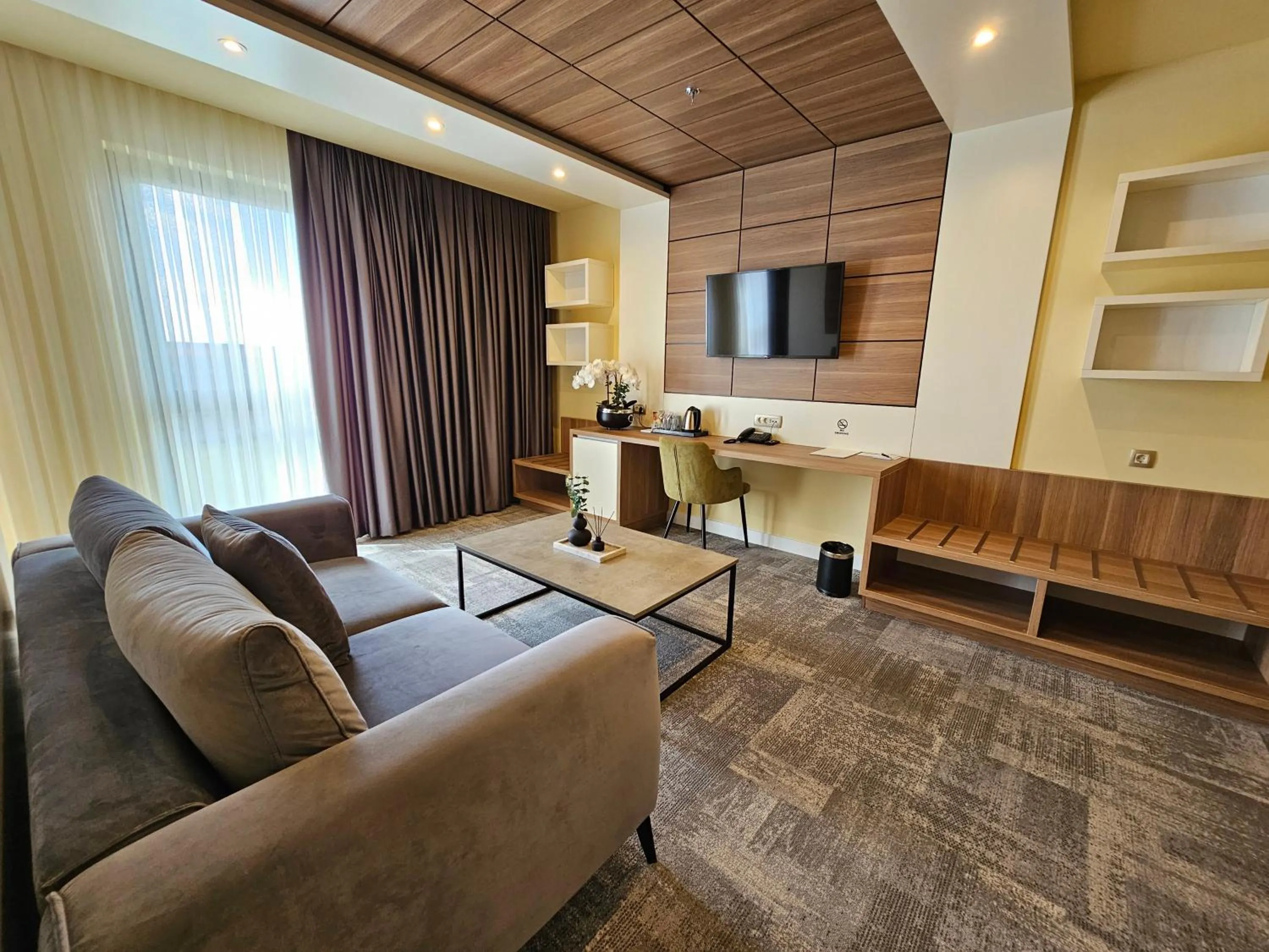 TV and multimedia in Hotel ETNA