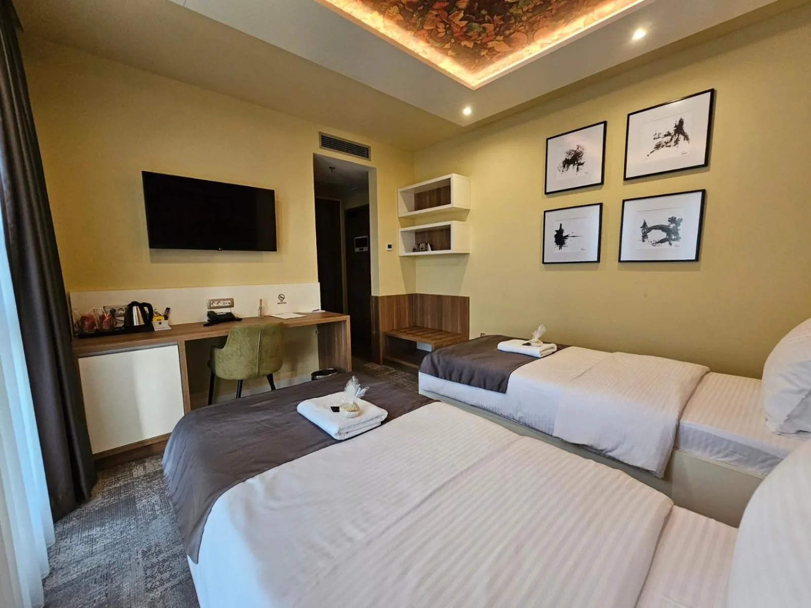 TV and multimedia, Bed in Hotel ETNA