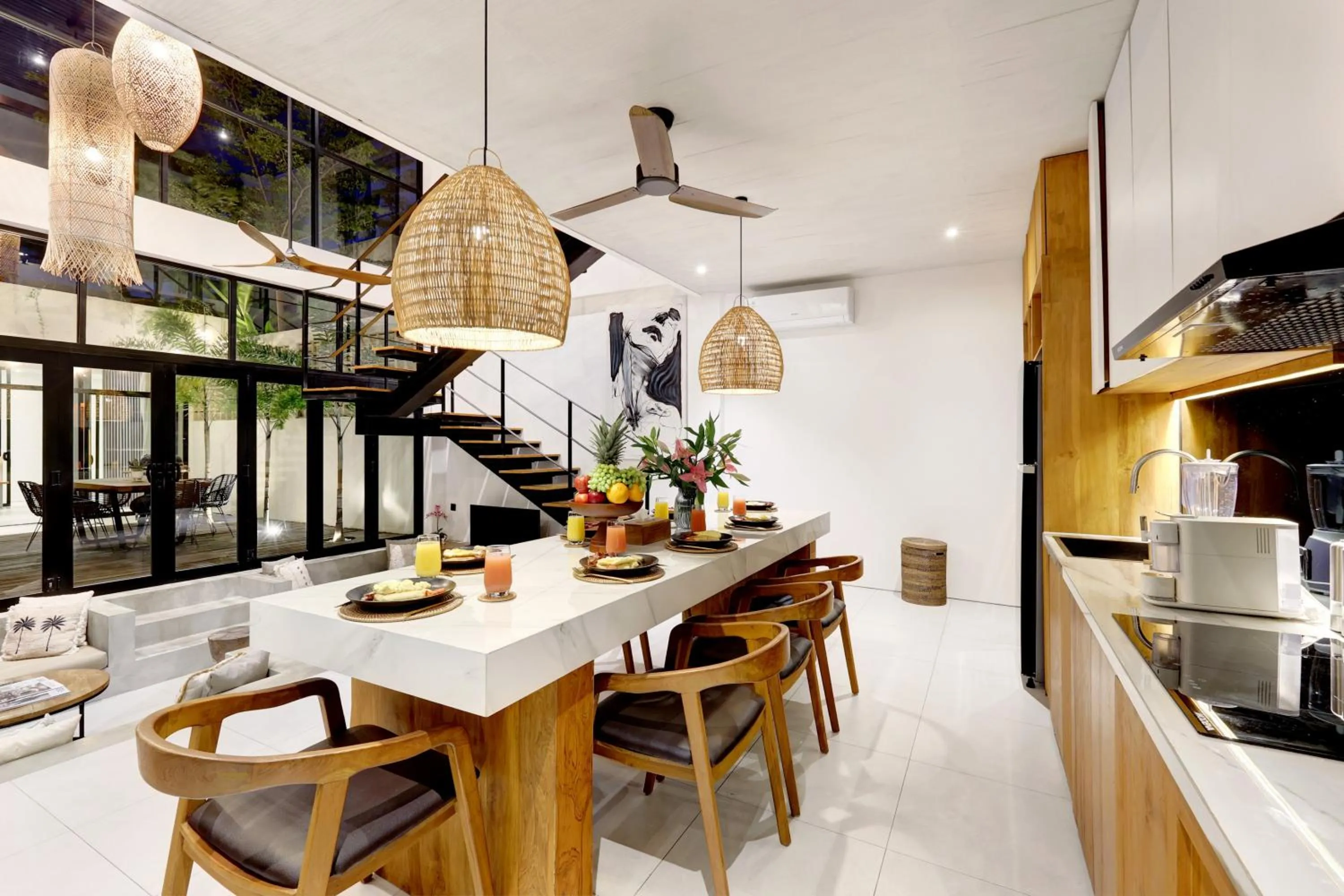 Kitchen or kitchenette in Baliwood Residence Villas by BREIG