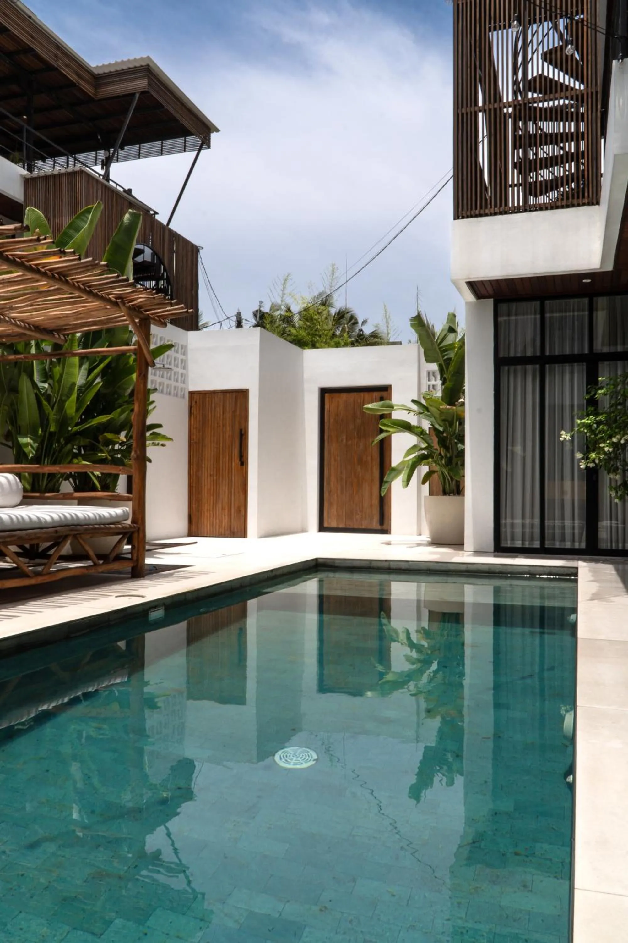 Swimming pool in Baliwood Residence Villas by BREIG