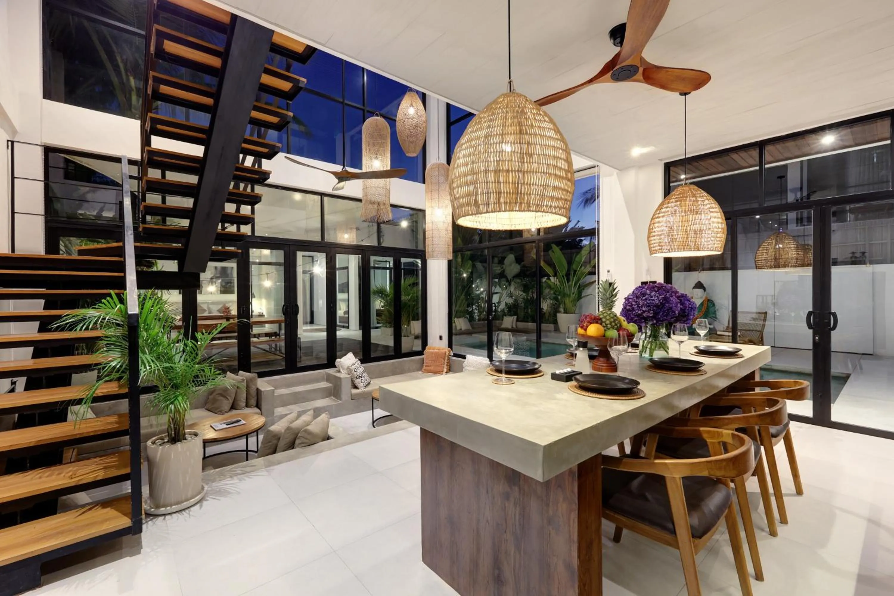 Living room in Baliwood Residence Villas by BREIG