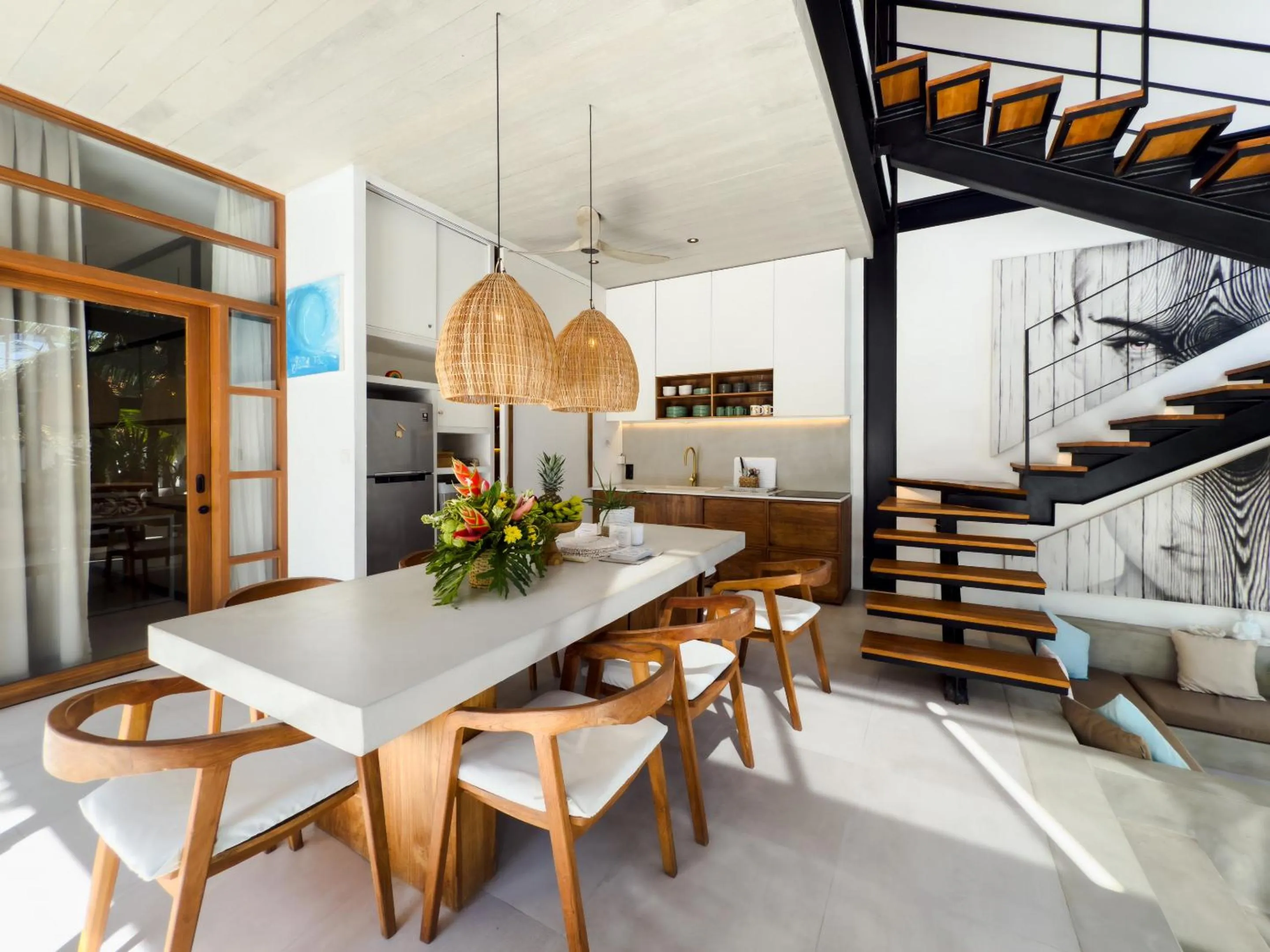 Kitchen or kitchenette in Baliwood Residence Villas by BREIG