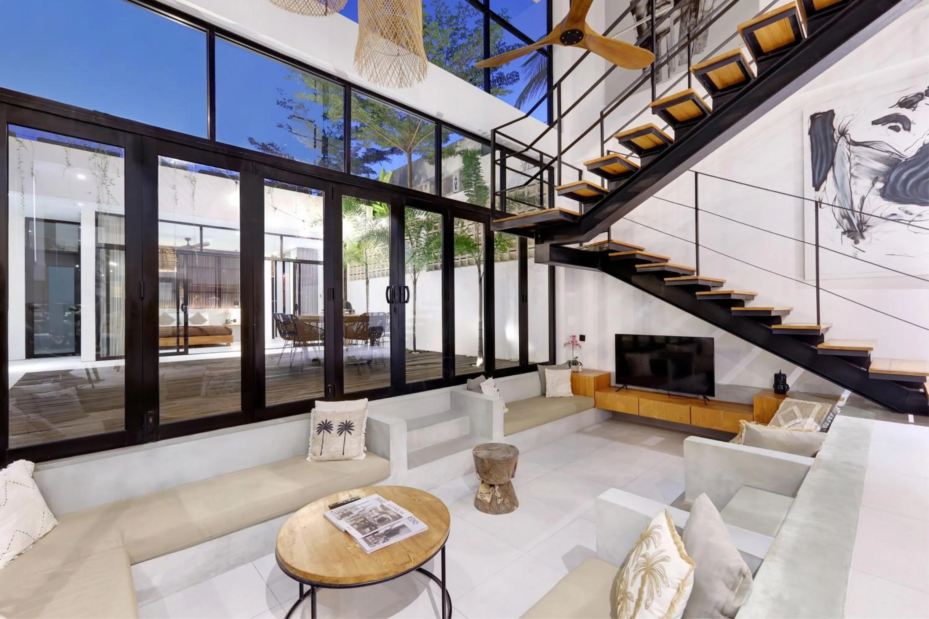 Living room in Baliwood Residence Villas by BREIG