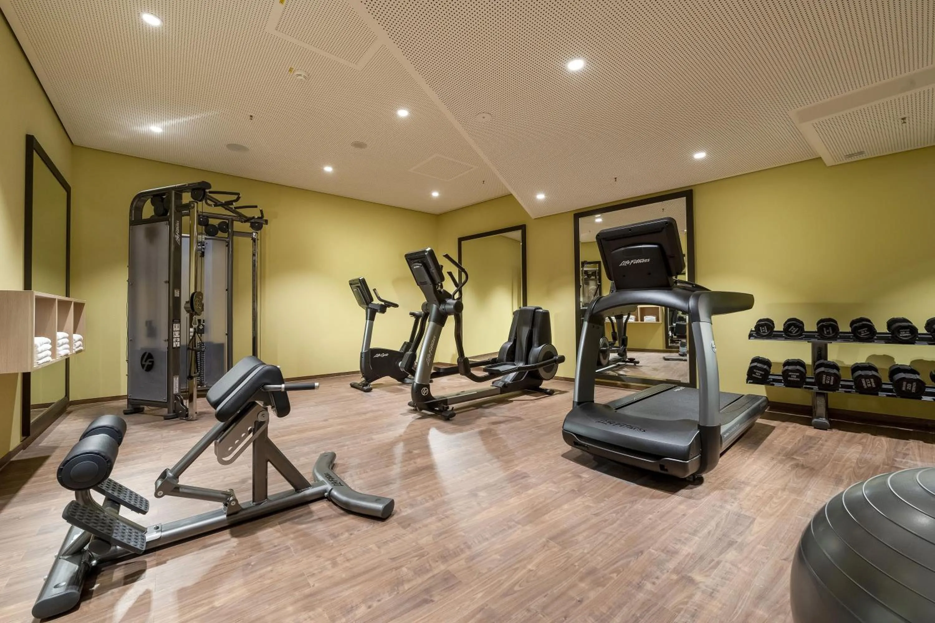 Fitness centre/facilities in Maritim Hotel Ingolstadt