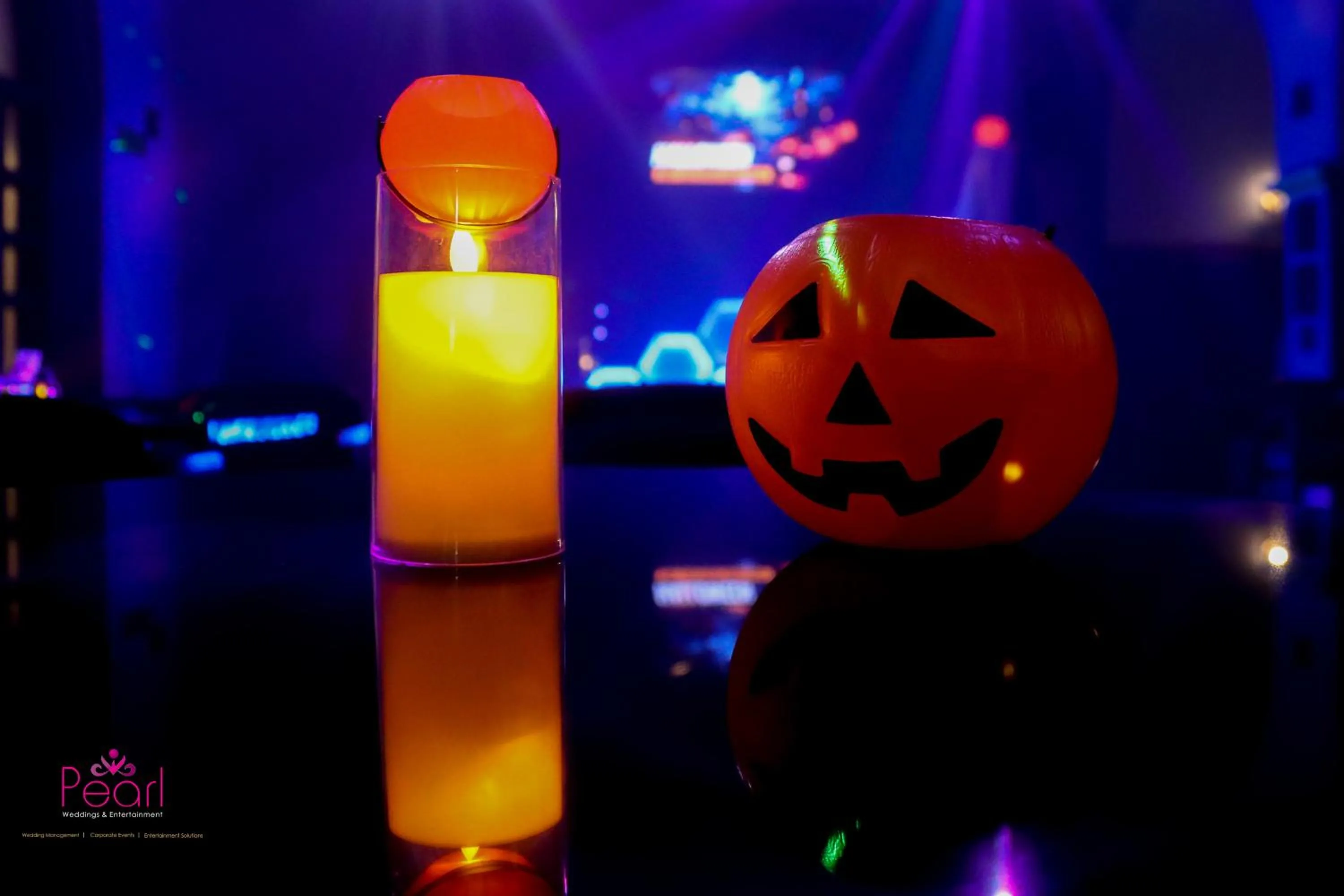 Lounge or bar in Goa Country Club Near Park Hospital BY Pearl I Luxury resort in Gurgaon