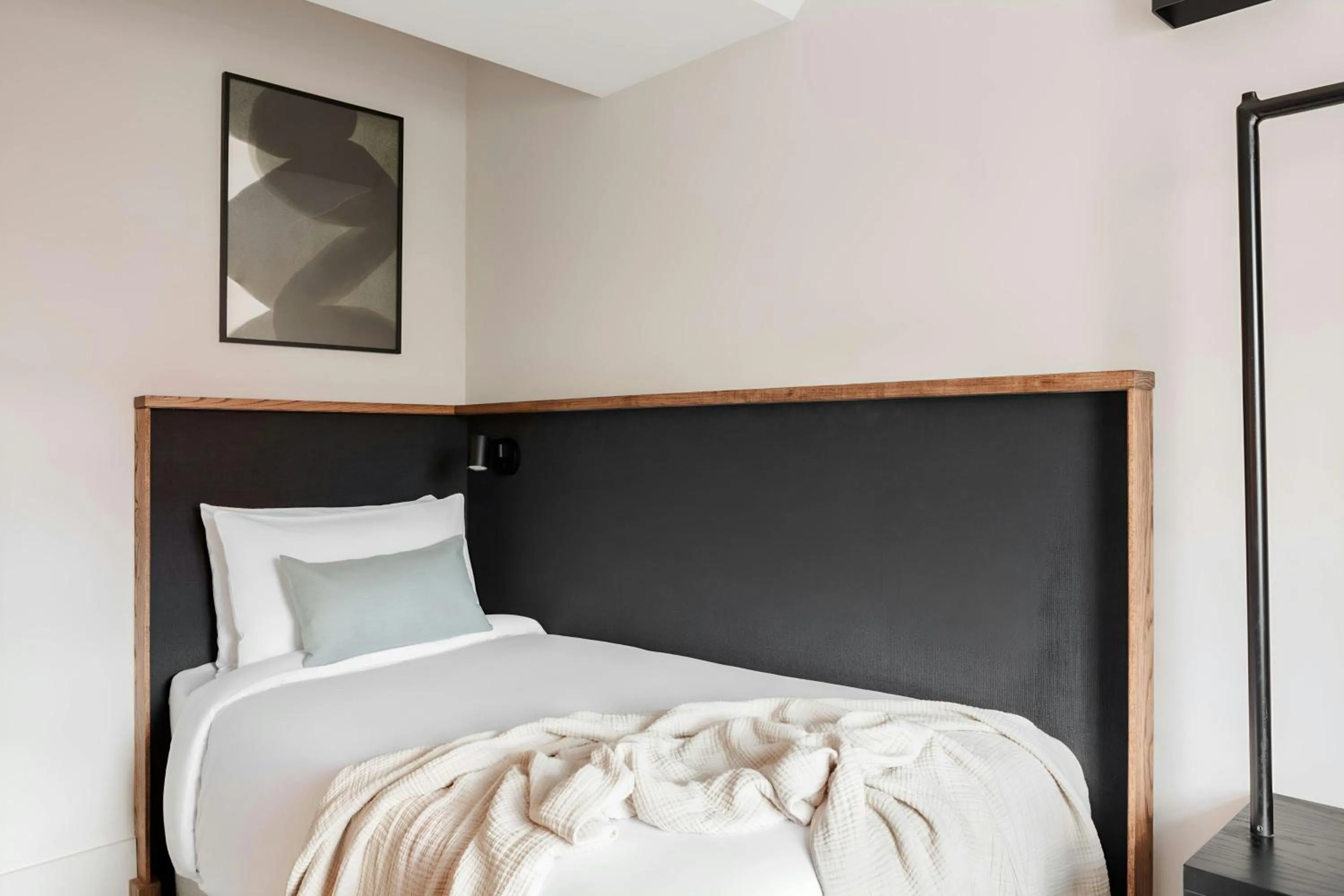 Bedroom, Bed in The Earl Hotel Leeson Street, Sonder by Marriott Bonvoy