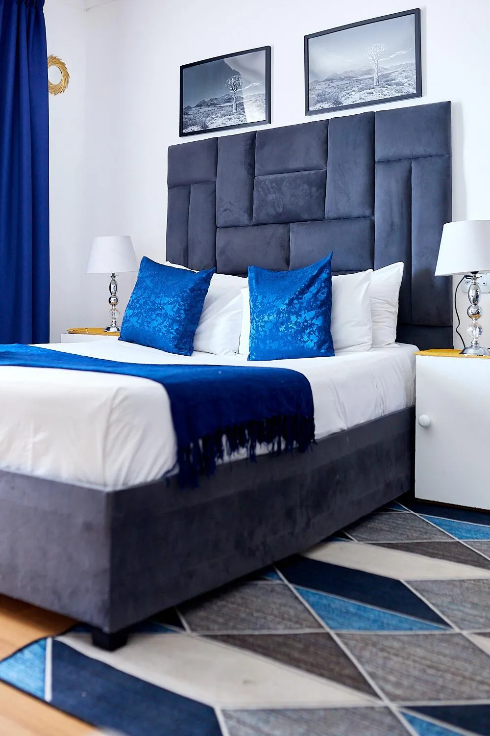 Bed in Airport Royal Guest House