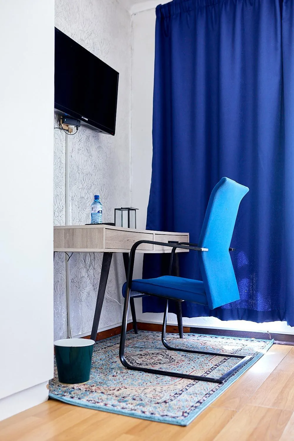 TV and multimedia in Airport Royal Guest House