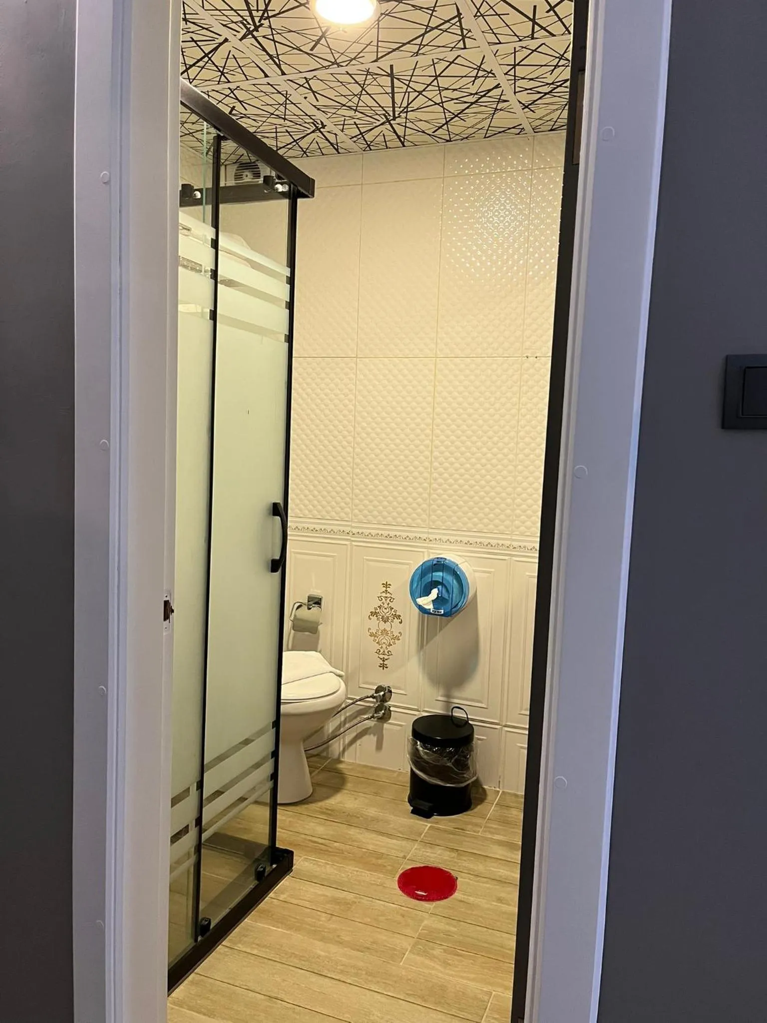 Shower in ÇAĞ OTEL