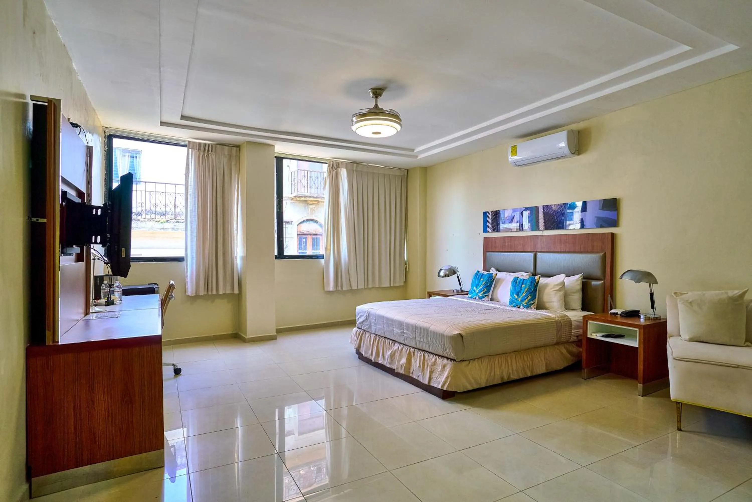 Bed in Hotel Libertad at historic main street