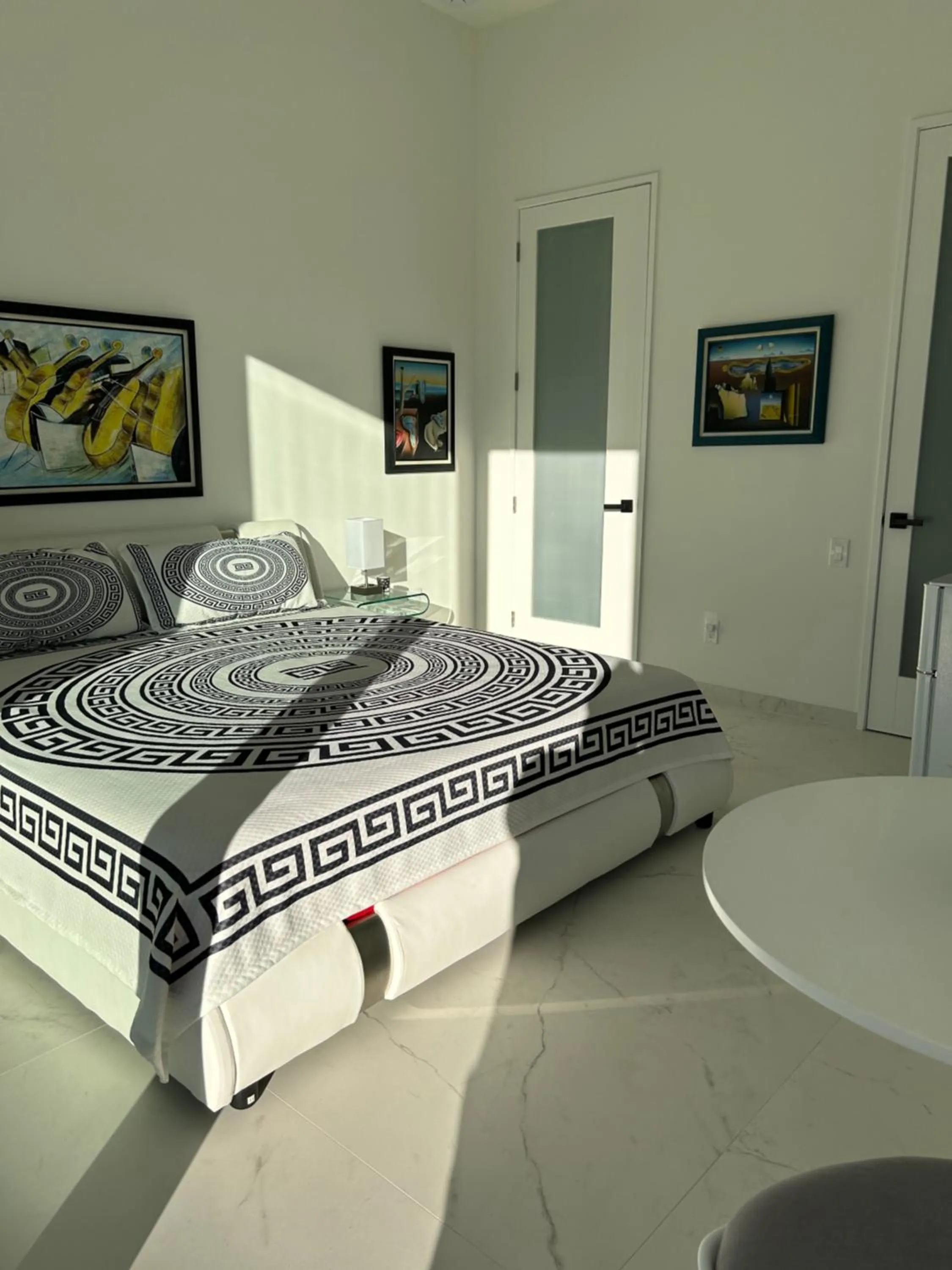 Bed in Men only clothing option guesthouse near Wilton Manors