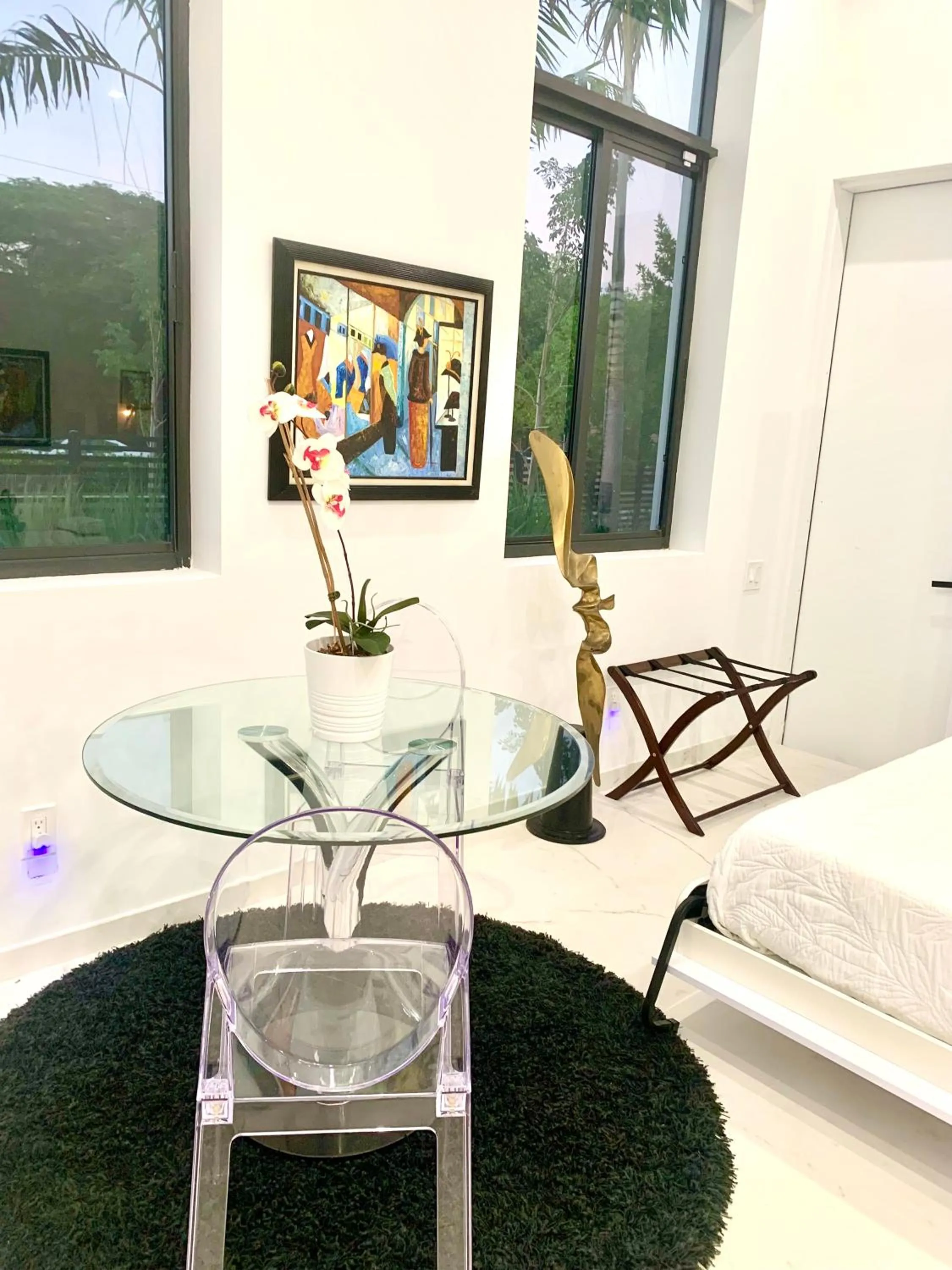 Men only clothing option guesthouse near Wilton Manors