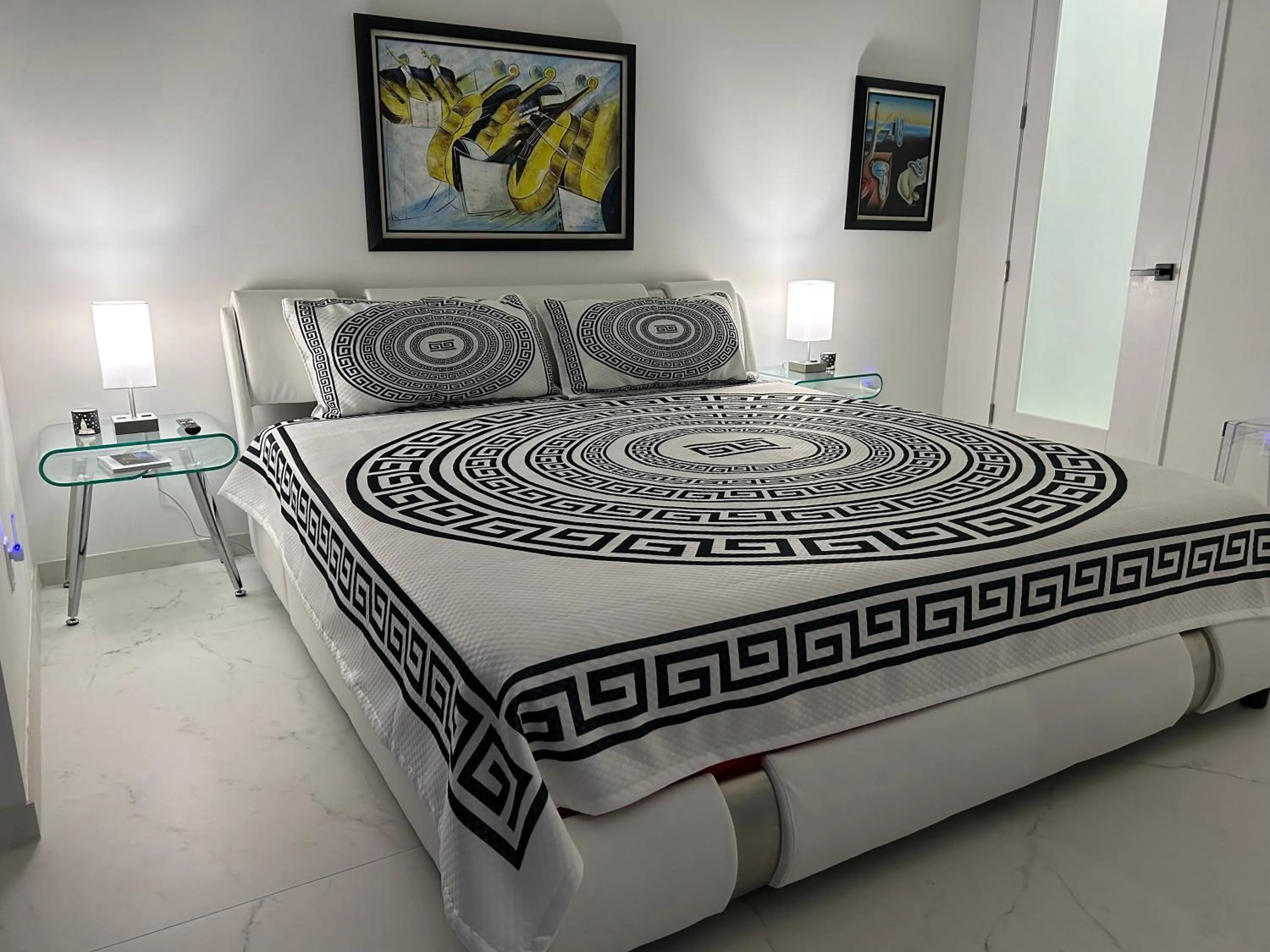 Bed in Men only clothing option guesthouse near Wilton Manors