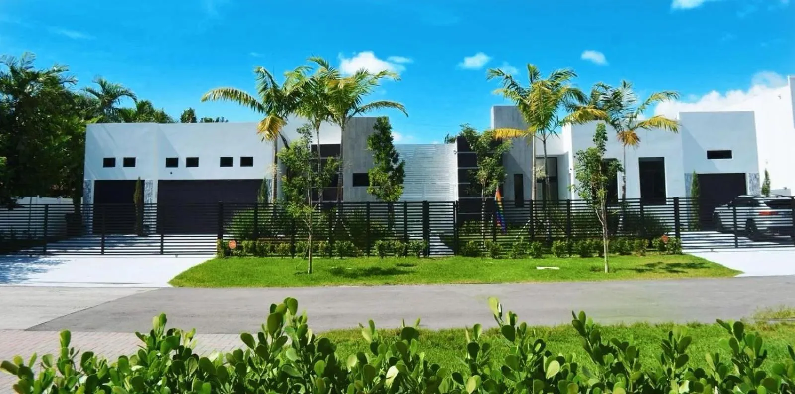 Men only clothing option guesthouse near Wilton Manors