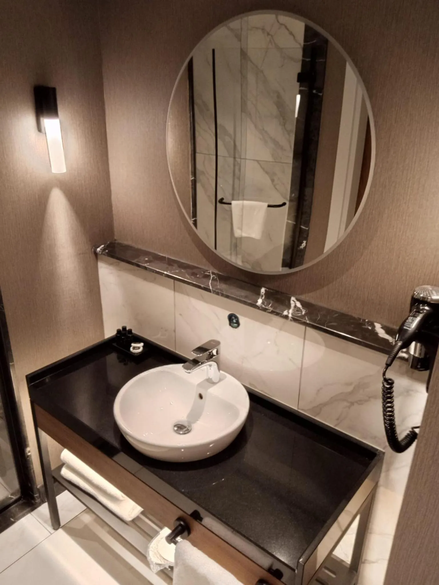 Bathroom in Livro Hotel