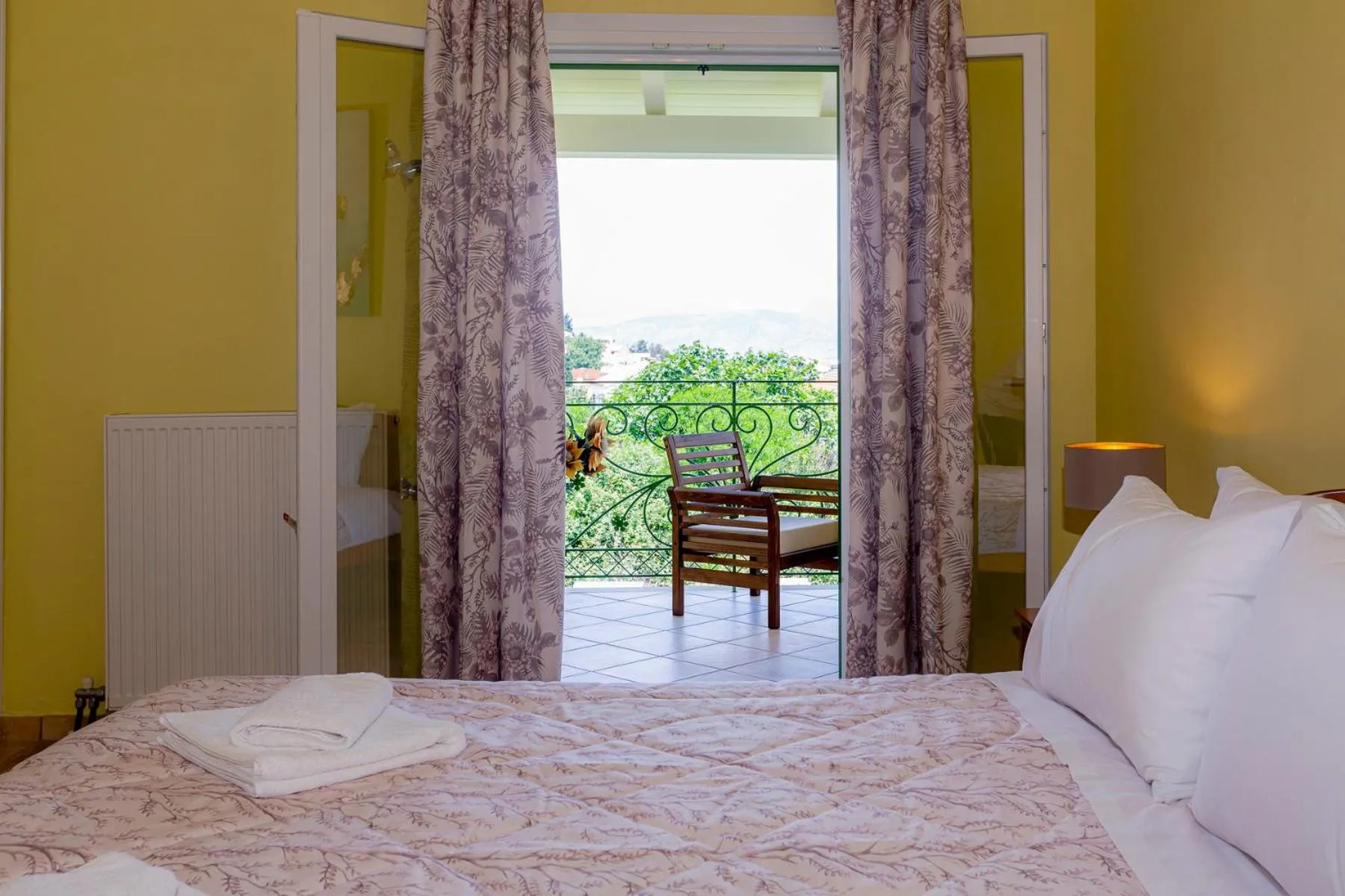 Bed in Villa Charchala