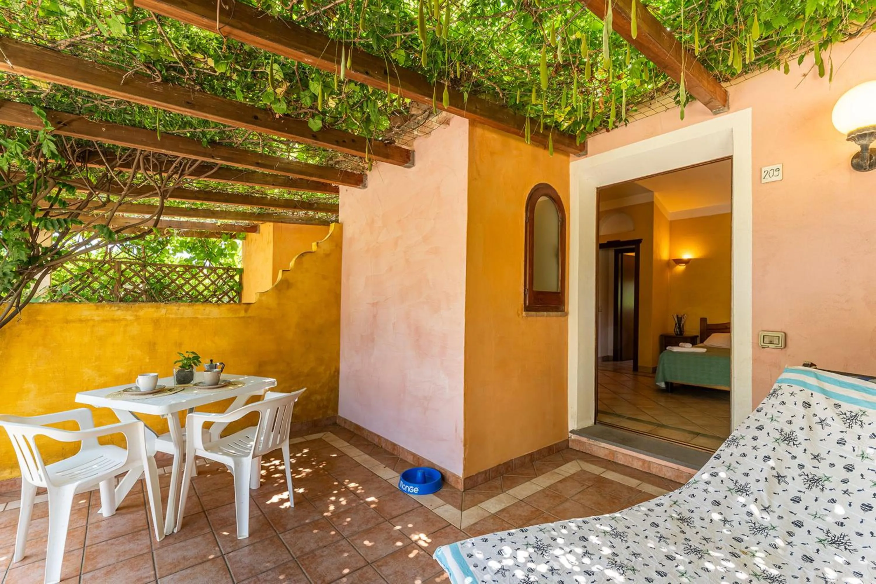 Patio in Baia delle Palme residence