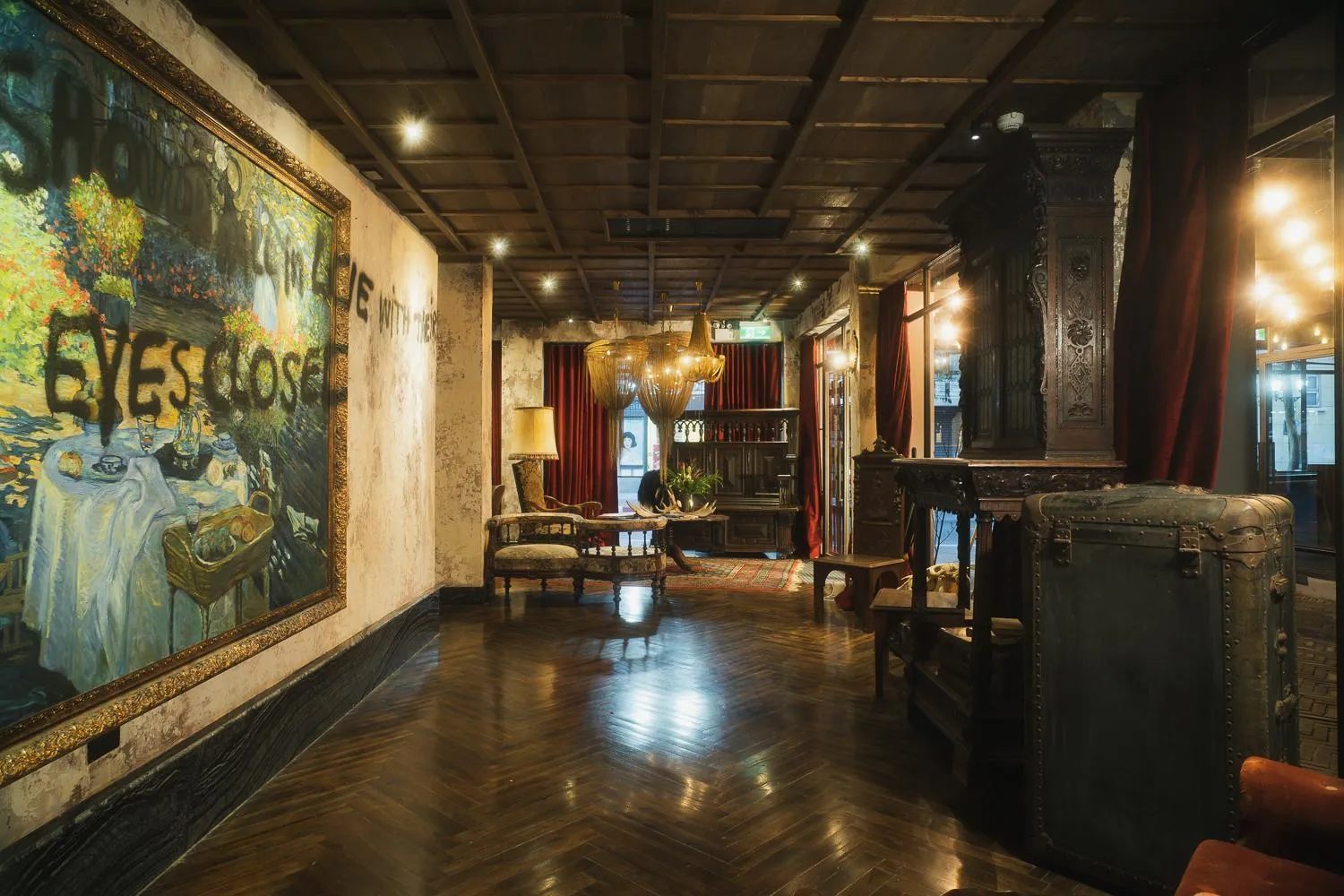 Seating area in Baan Tuk Din Hotel