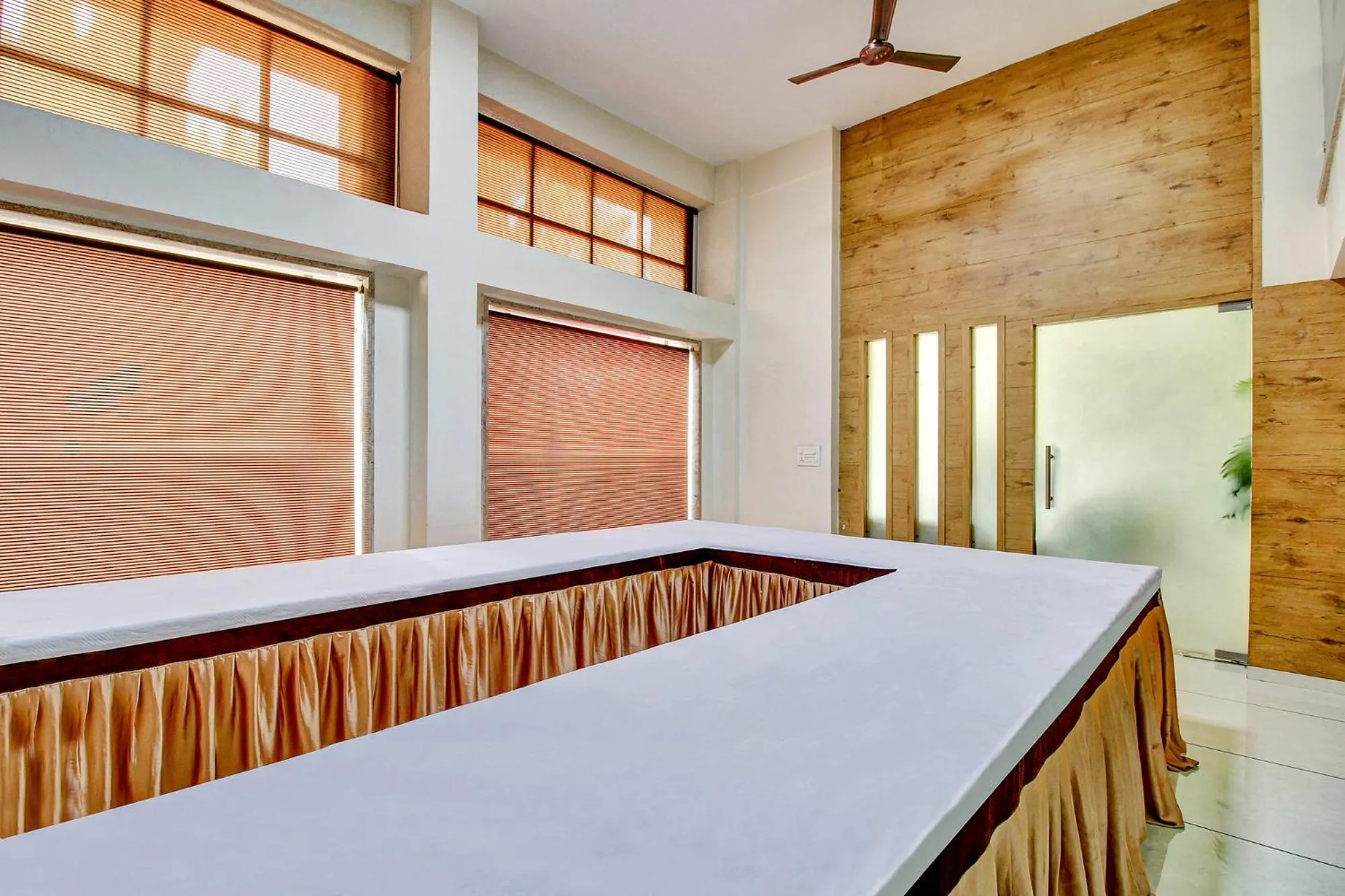 Banquet/Function facilities in FabHotel Prime Manjeet