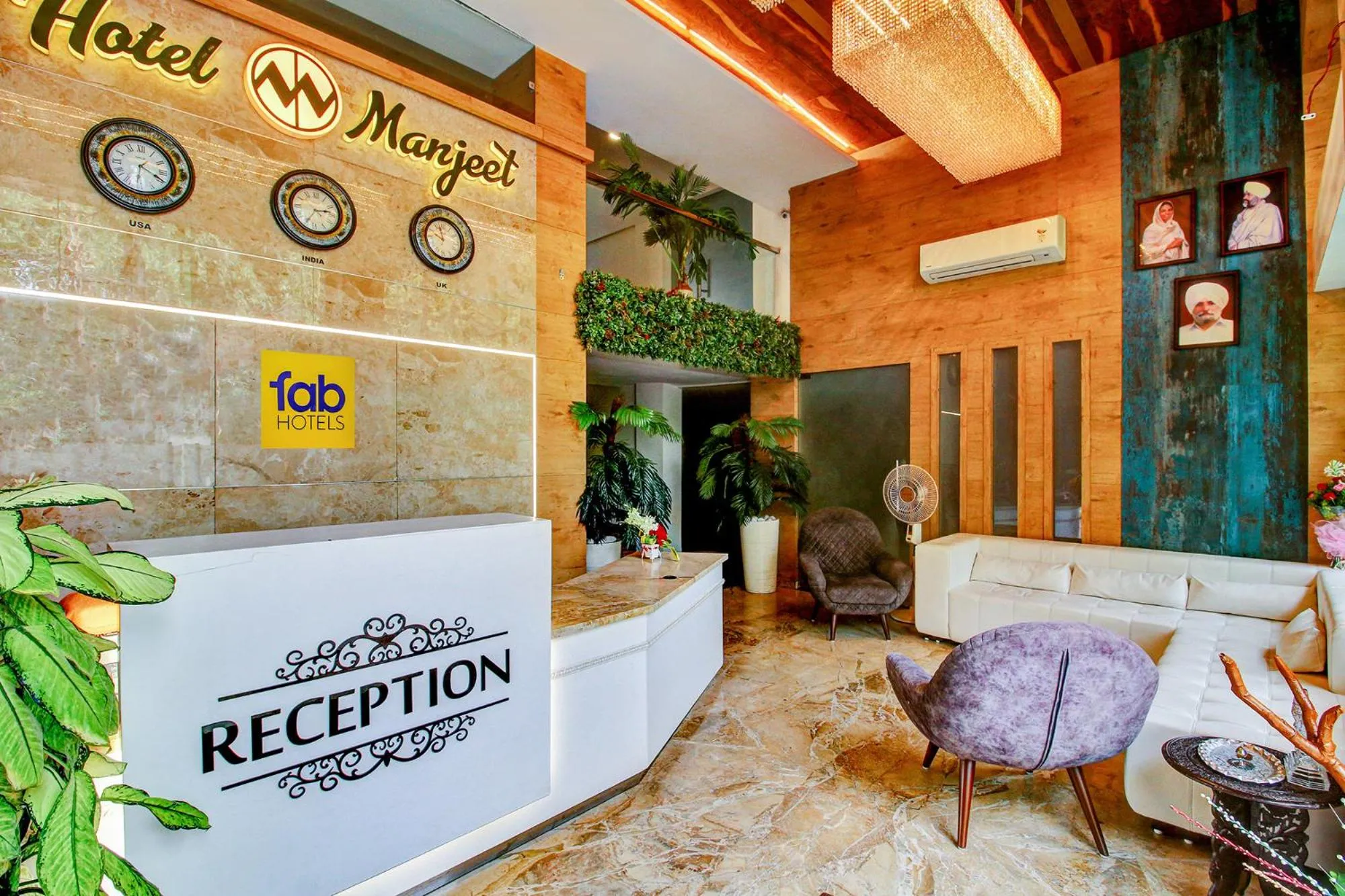 Lobby or reception in FabHotel Prime Manjeet