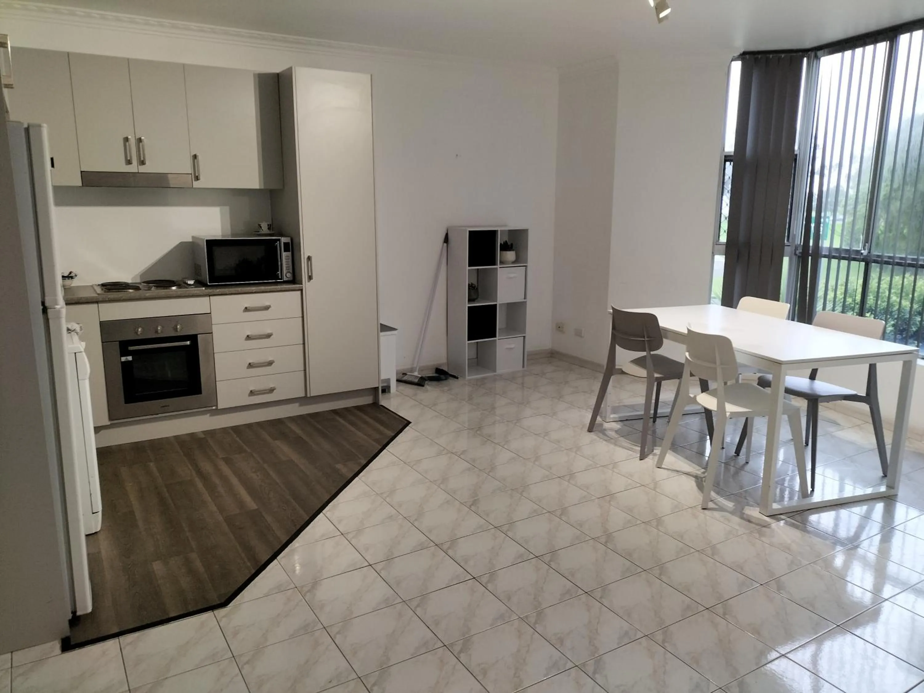 Dining area in Beach Park Motel