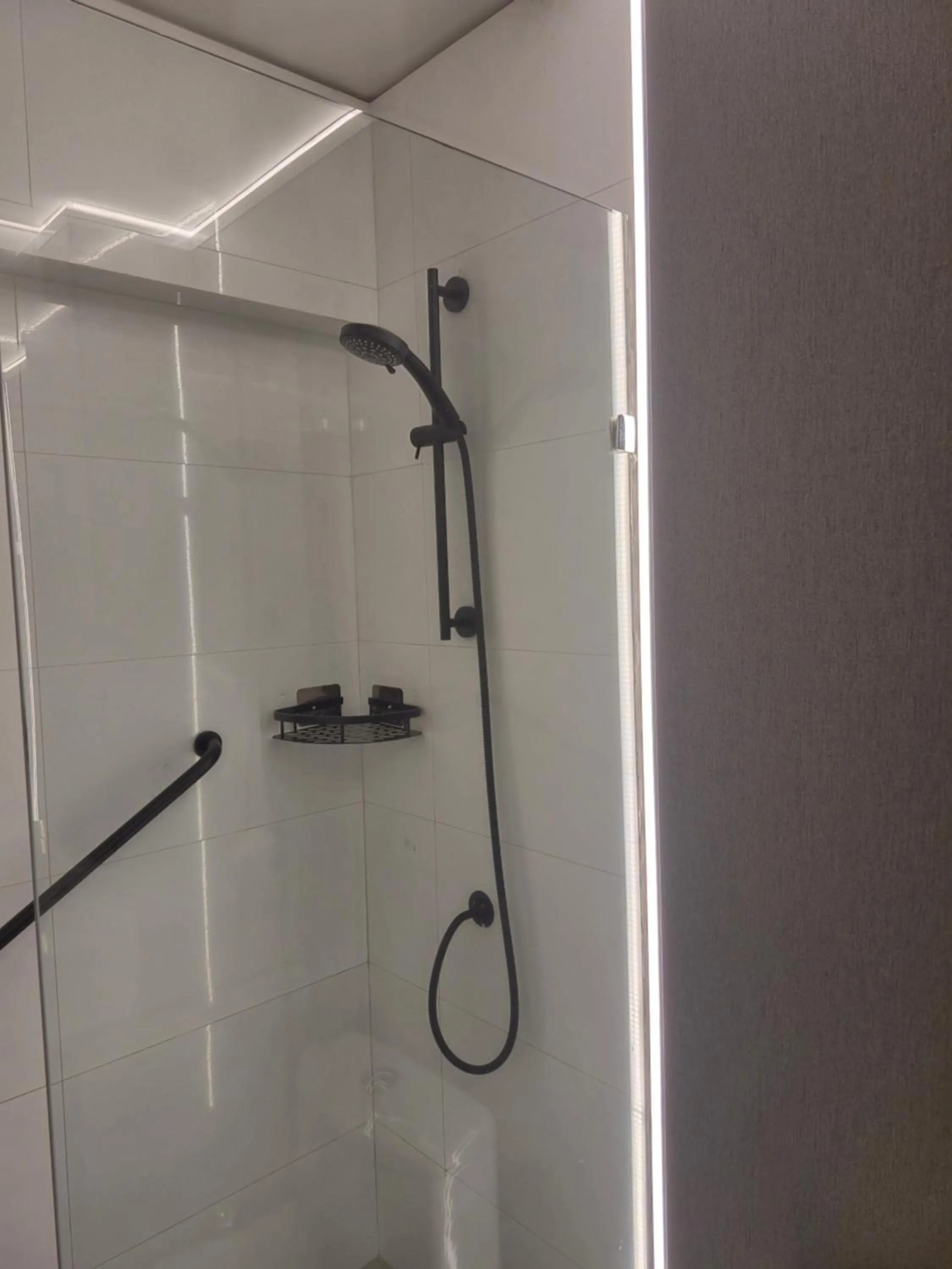 Shower in Hotel Alborada
