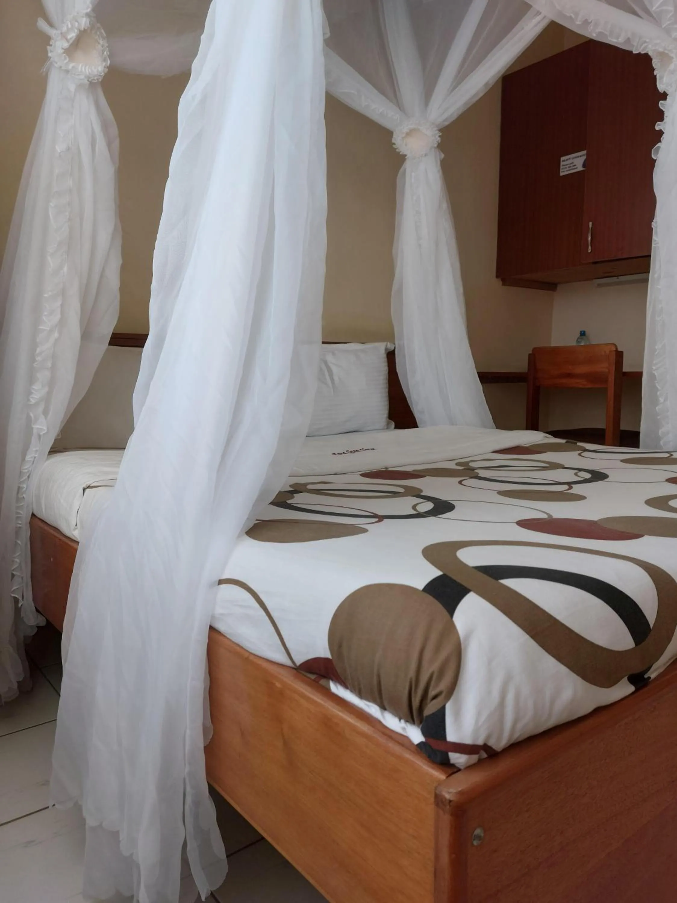 Budget Double Room - single occupancy in Roza Guest House