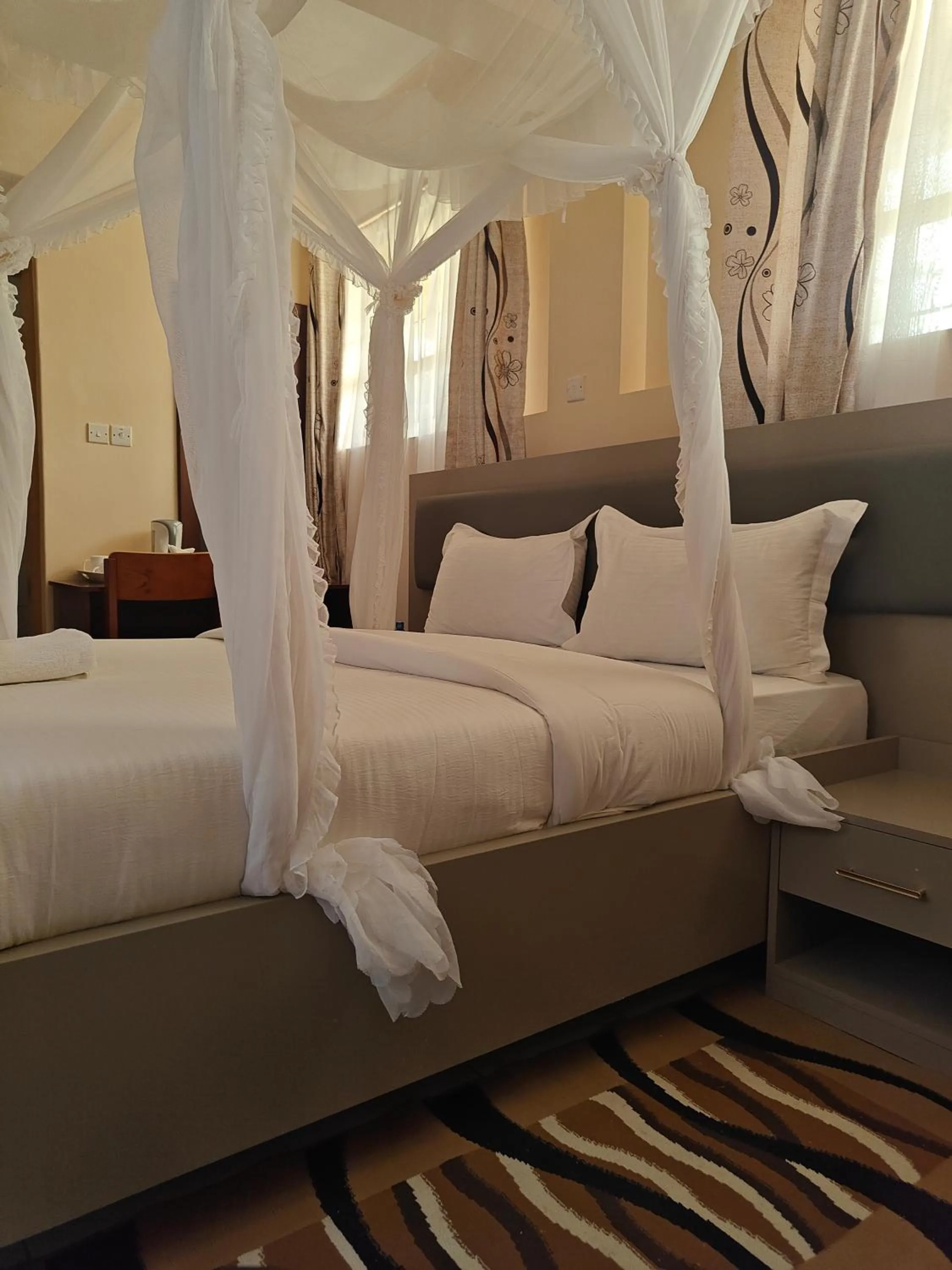 Roza Guest House