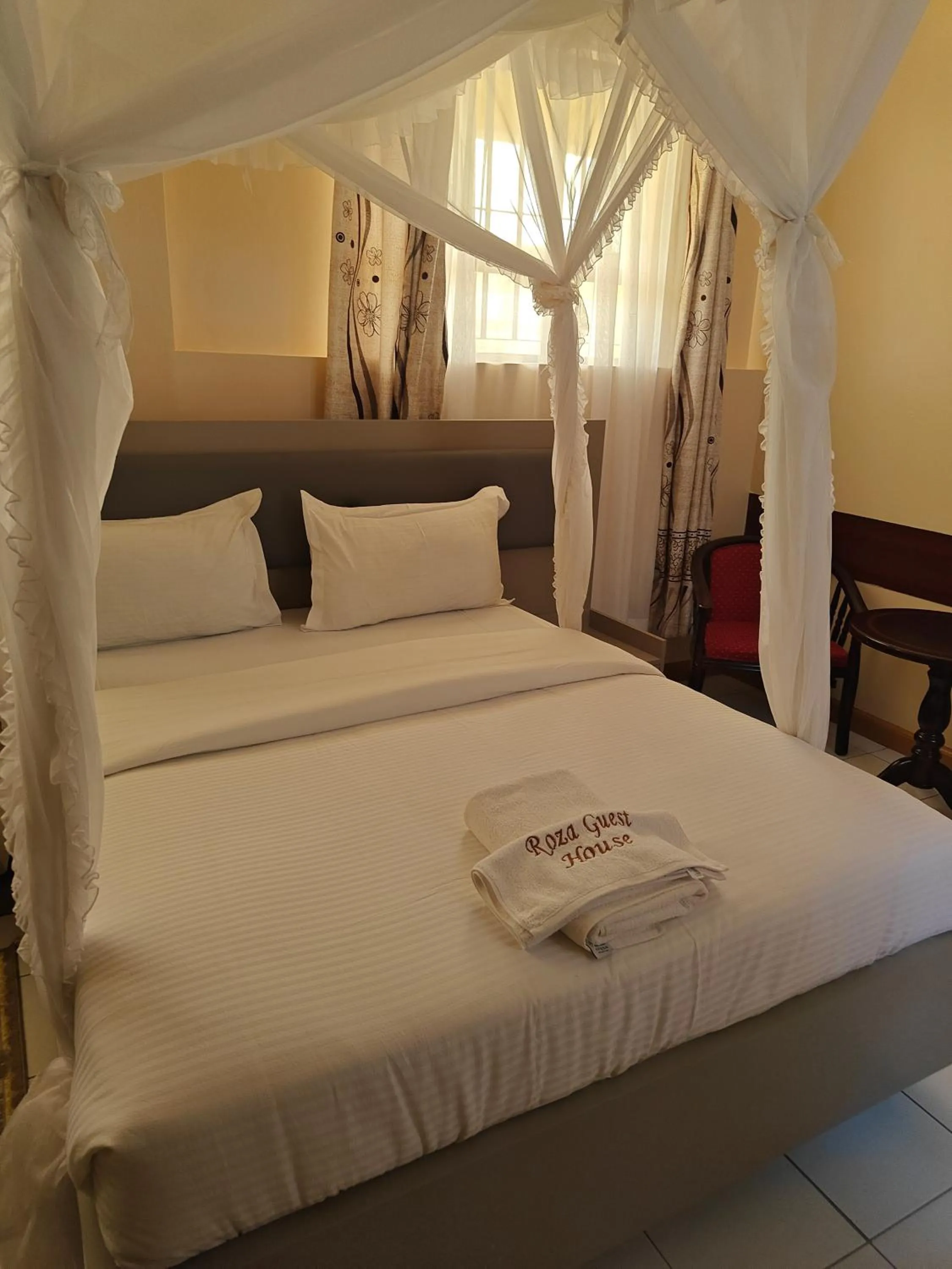 Roza Guest House