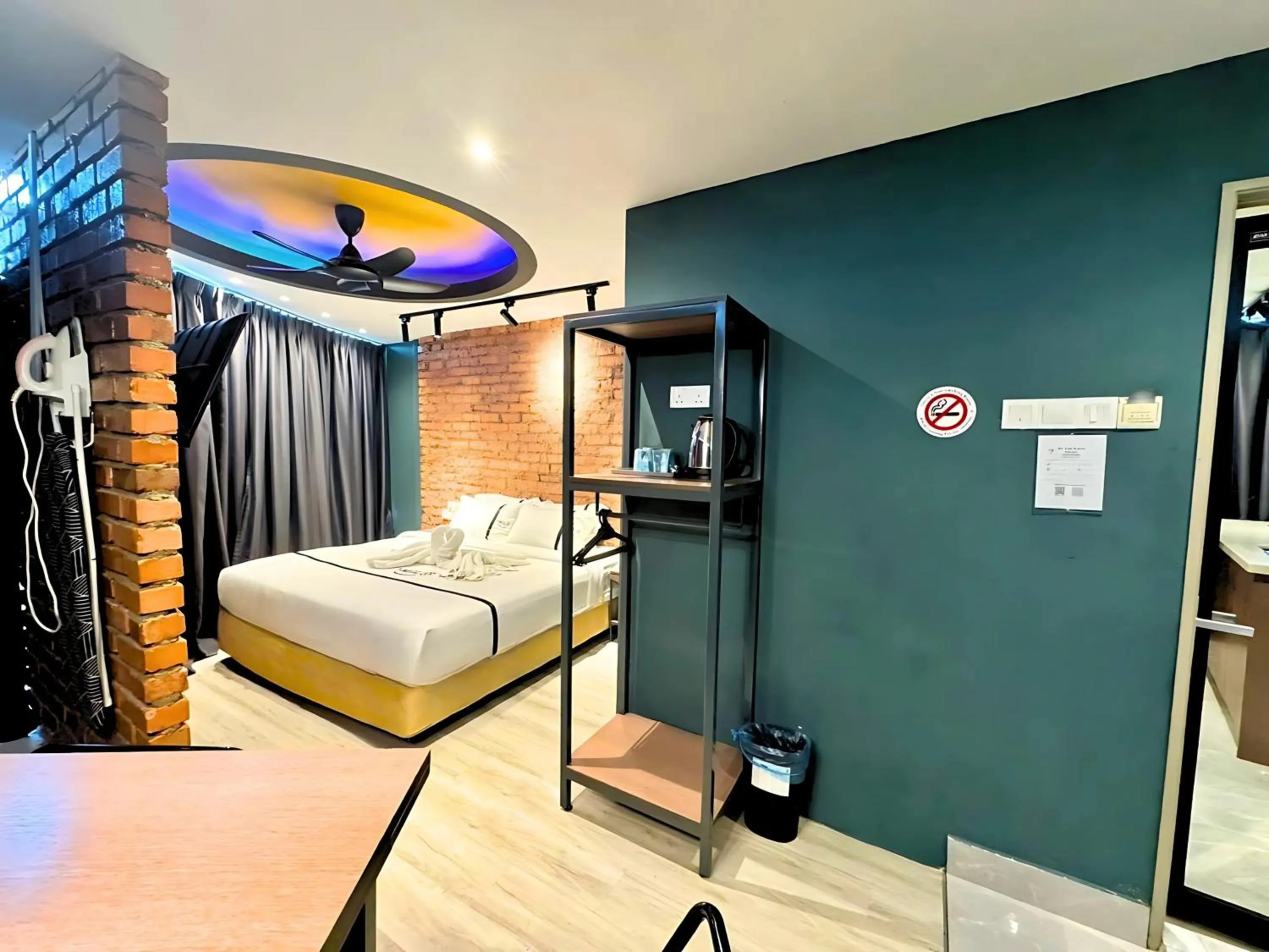 Bedroom, Bed in Smile Hotel Klang Bukit Tinggi