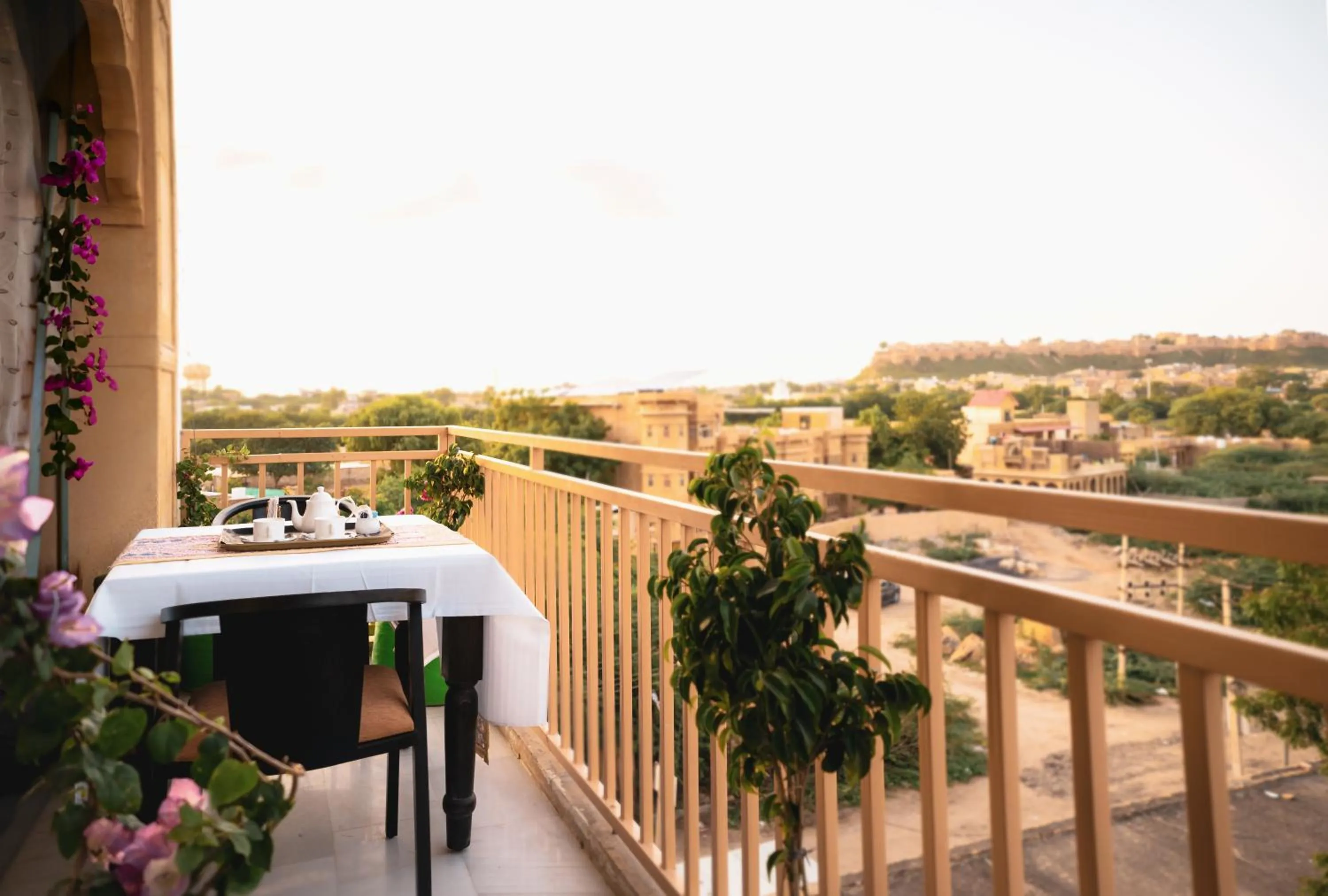 Restaurant/places to eat in Hotel Meri Haveli