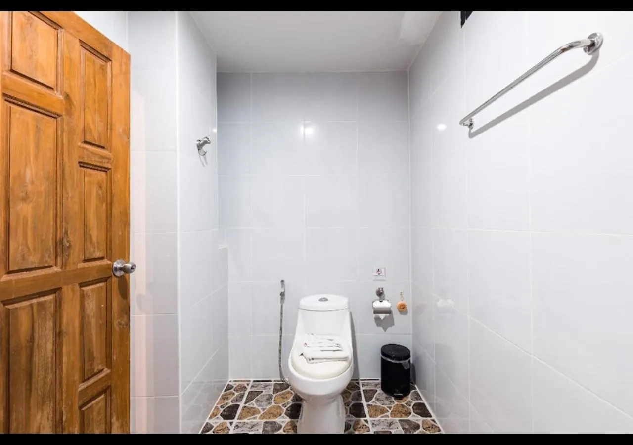 Shower in Patong Dynasty Royal Hotel