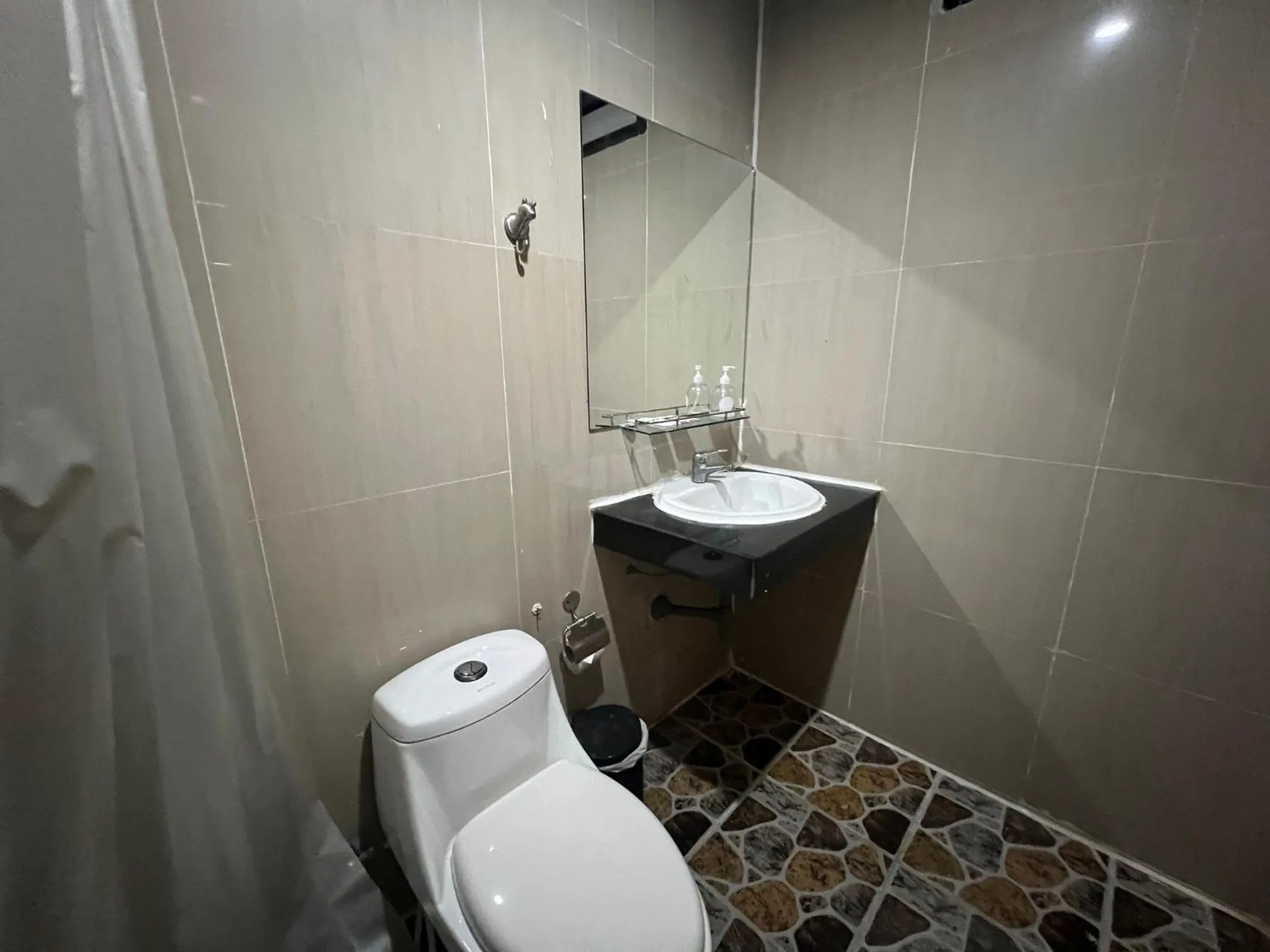 Toilet in Patong Dynasty Royal Hotel