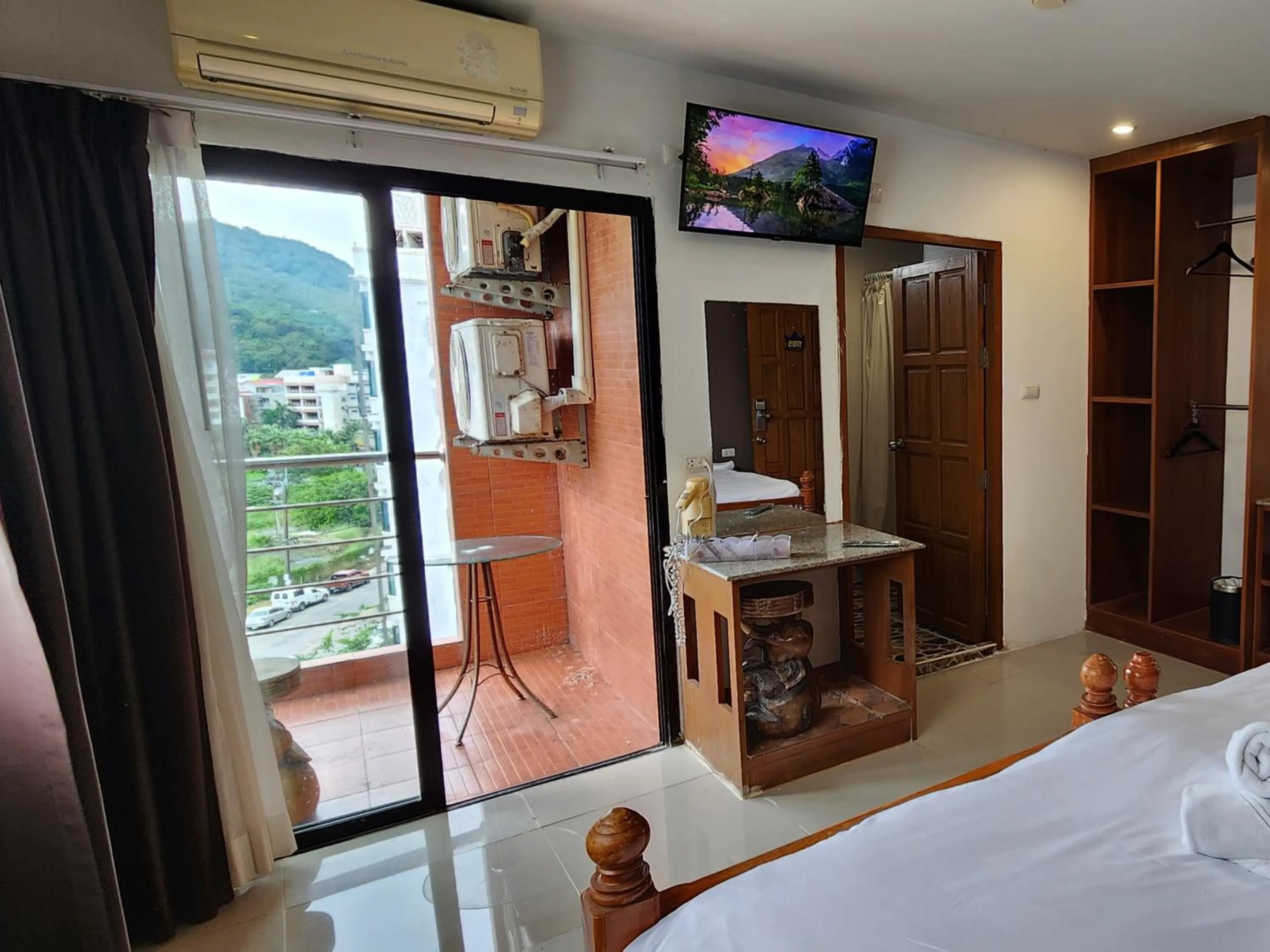 Deluxe Double Room with Balcony in Patong Dynasty Royal Hotel