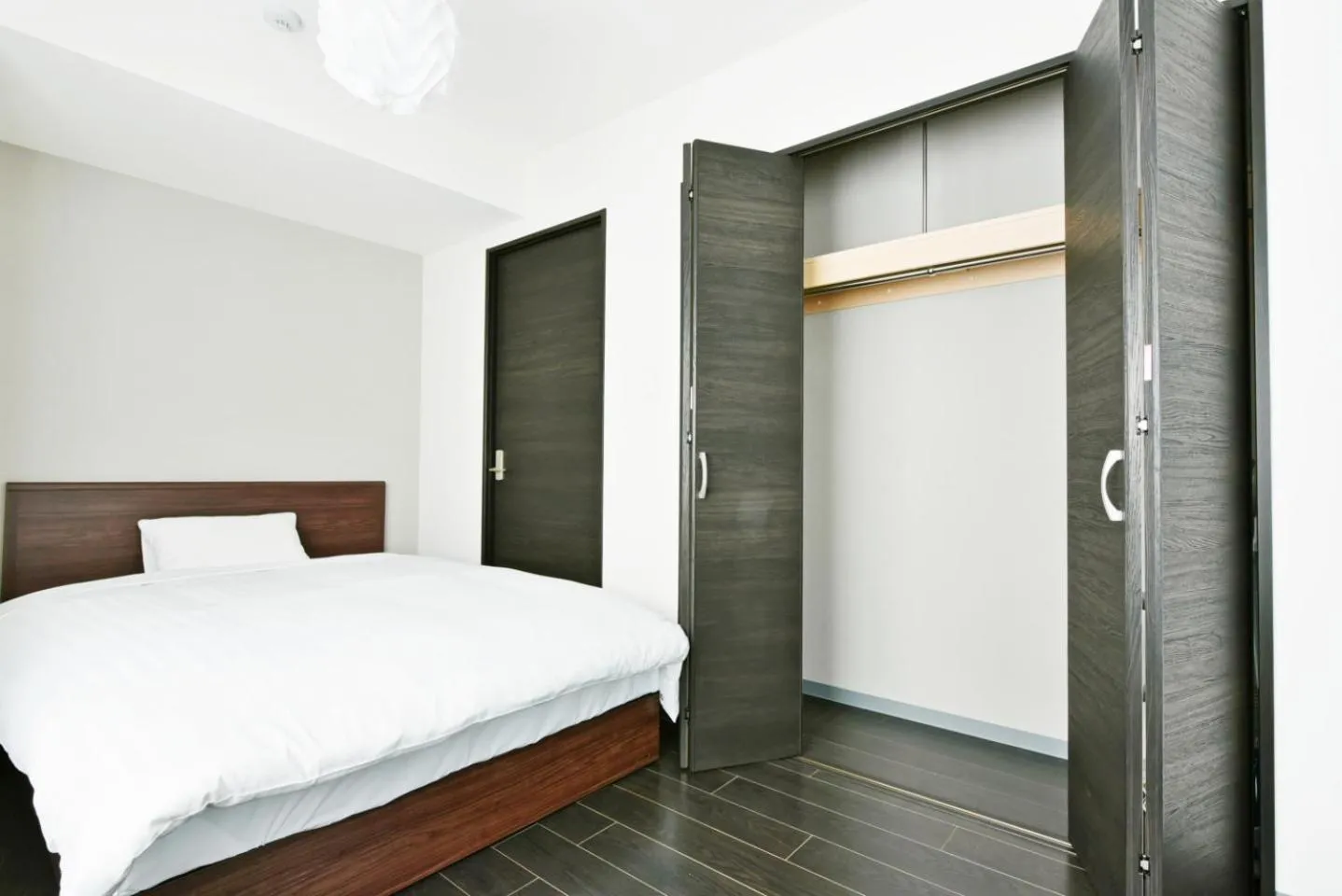 Bed in Sun Court Hondori Garden Hills