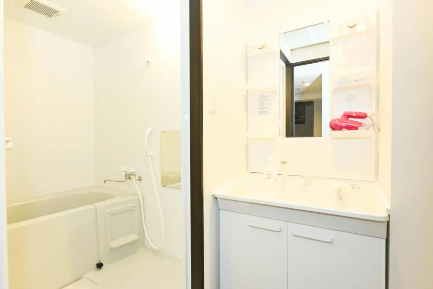 Shower in Sun Court Hondori Garden Hills