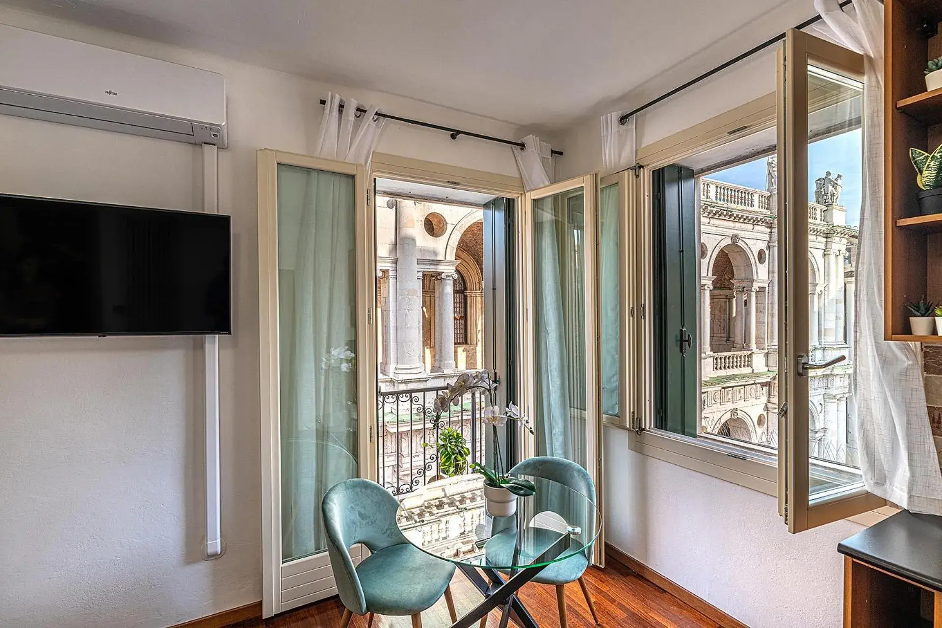 Suite Palladiana, la migliore vista di Vicenza Suite Palladiana, la migliore vista di Vicenza