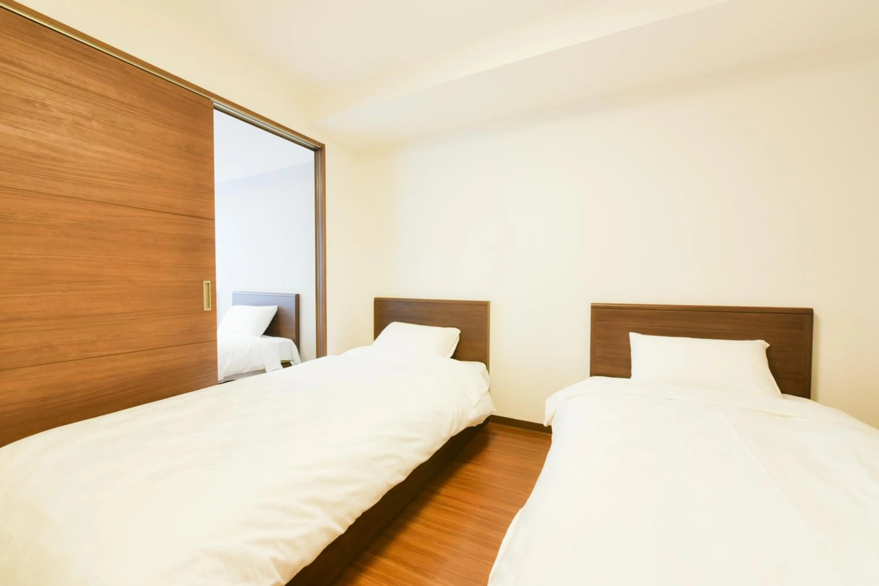 Bed in Hills Garden Hondori