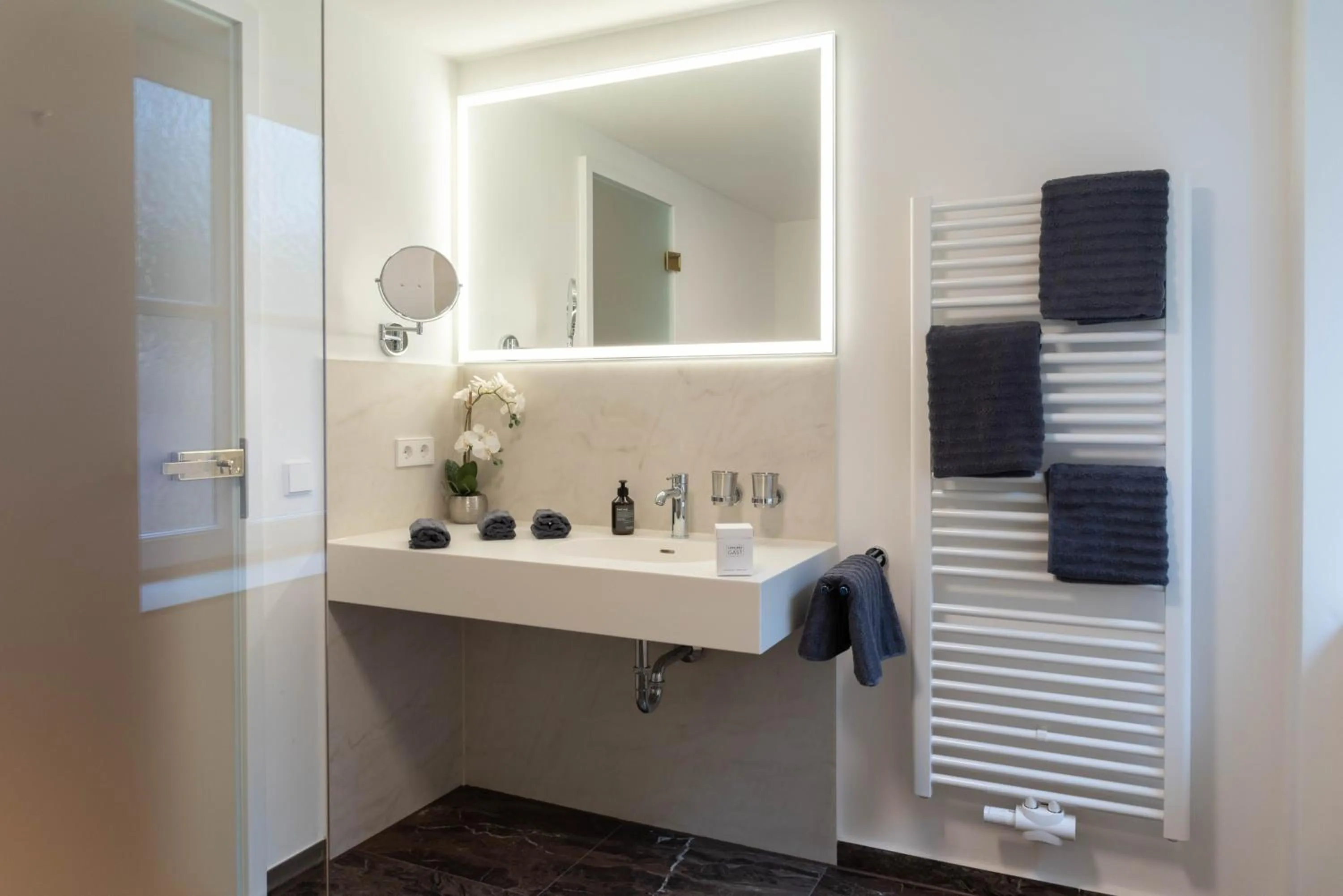 Bathroom in OSCARS Hotel 1415