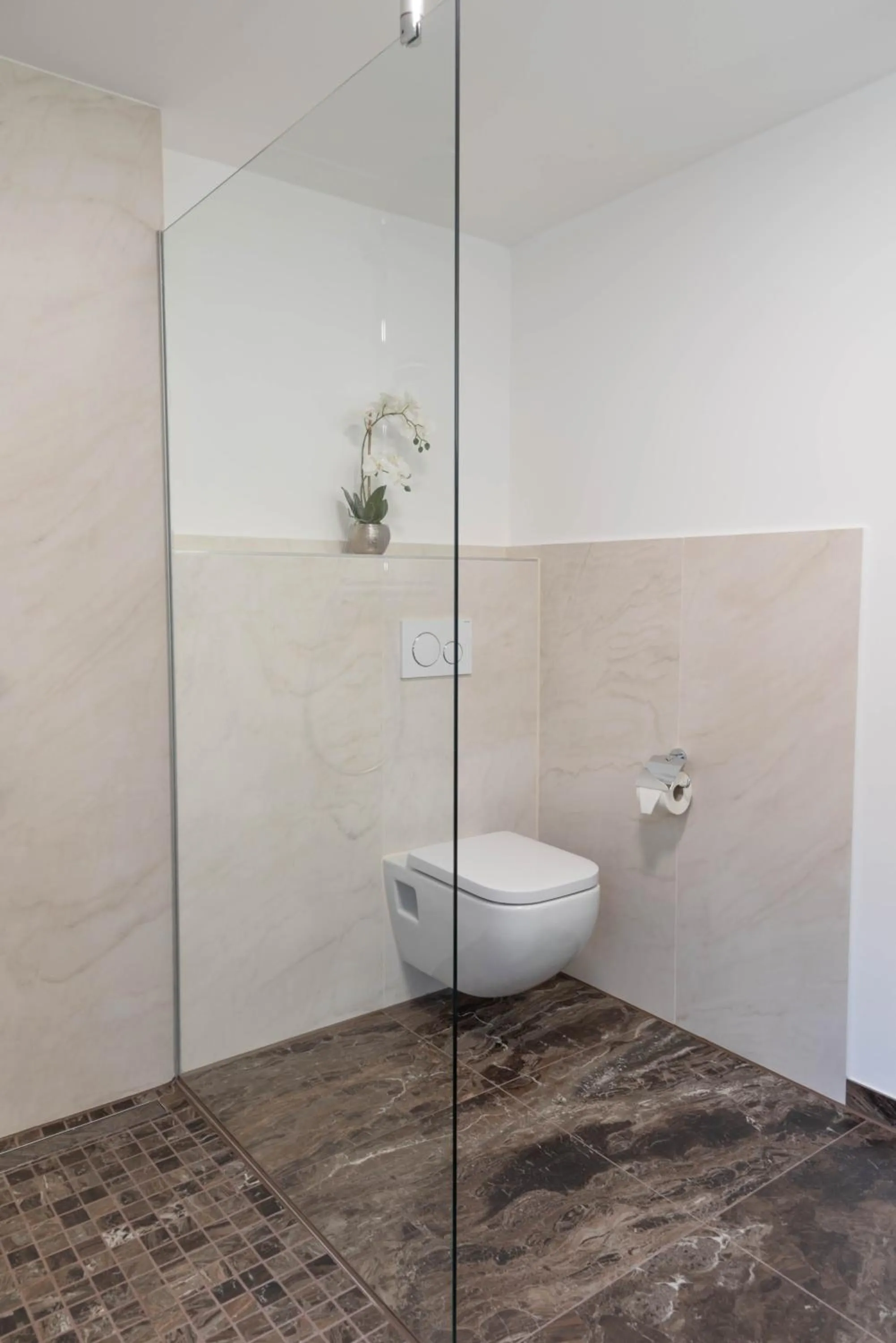 Toilet in OSCARS Hotel 1415