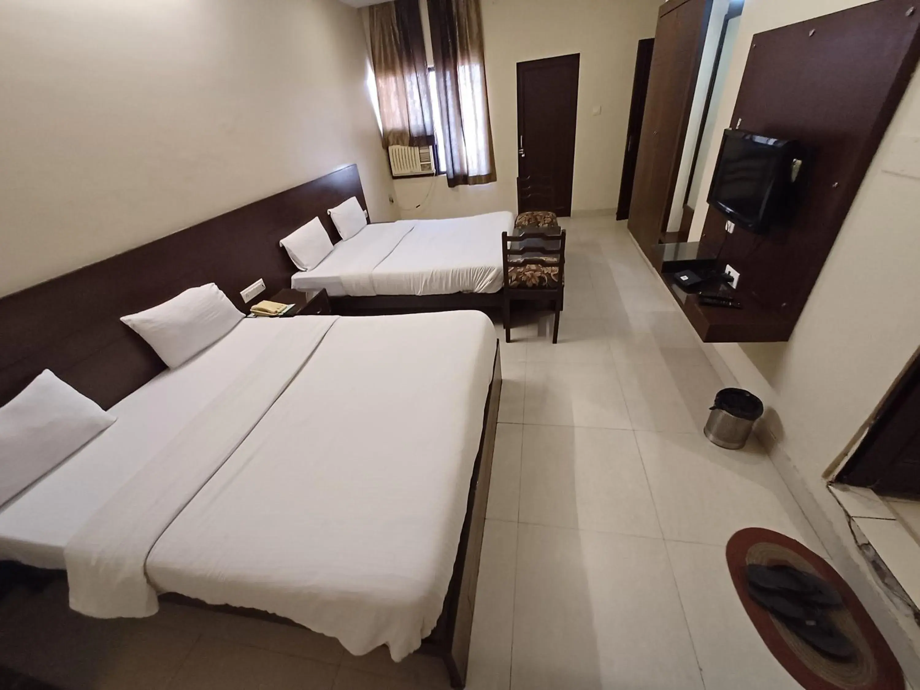 Photo of the whole room, Bed in Hotel Raghav Palace 1 km Jaipur Junction & Bus Stand Sindhi Camp Photo of the whole room, Bed in Hotel Raghav Palace 1 km Jaipur Junction & Bus Stand Sindhi Camp