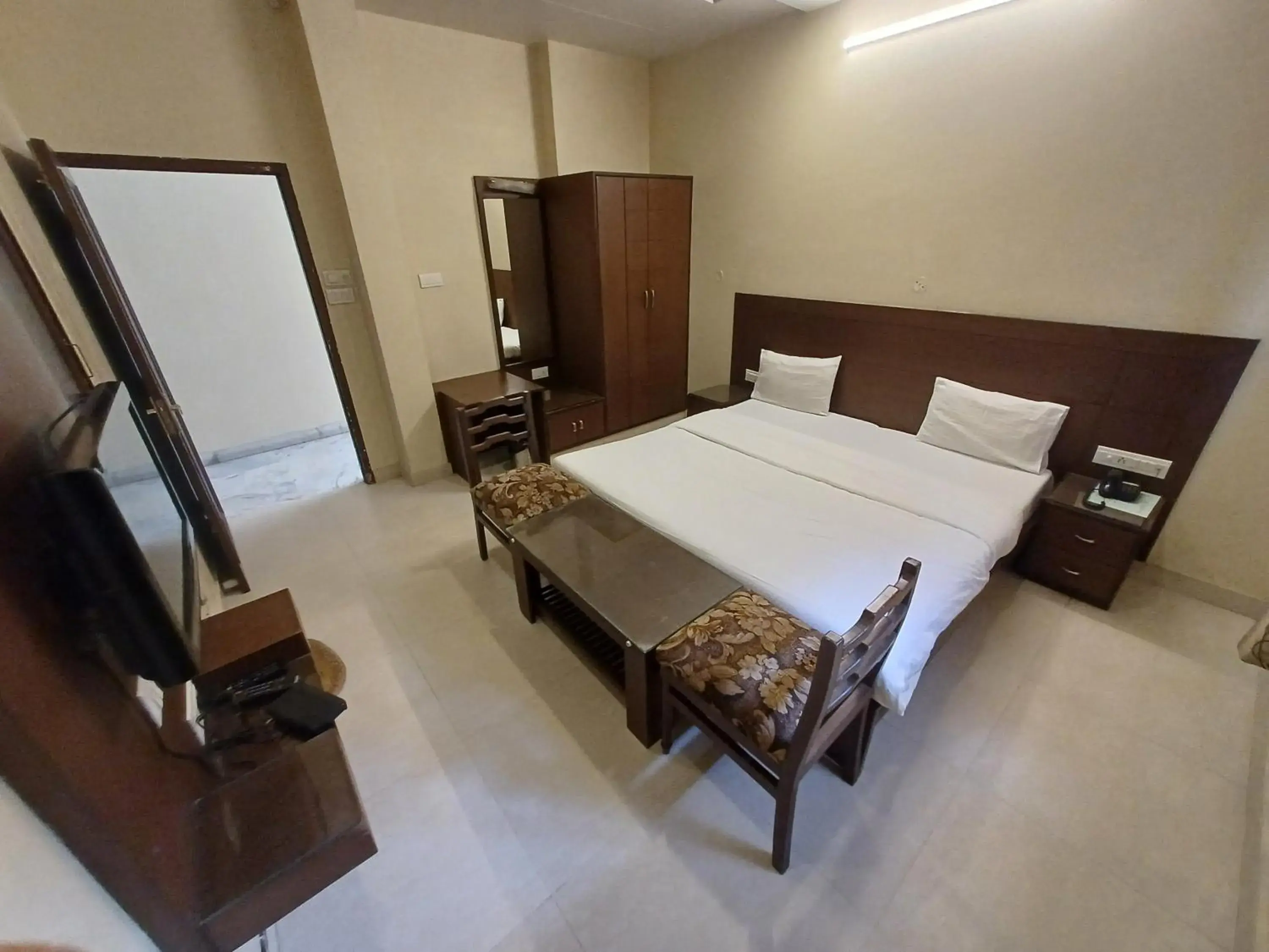Photo of the whole room, Bed in Hotel Raghav Palace 1 km Jaipur Junction & Bus Stand Sindhi Camp Photo of the whole room, Bed in Hotel Raghav Palace 1 km Jaipur Junction & Bus Stand Sindhi Camp
