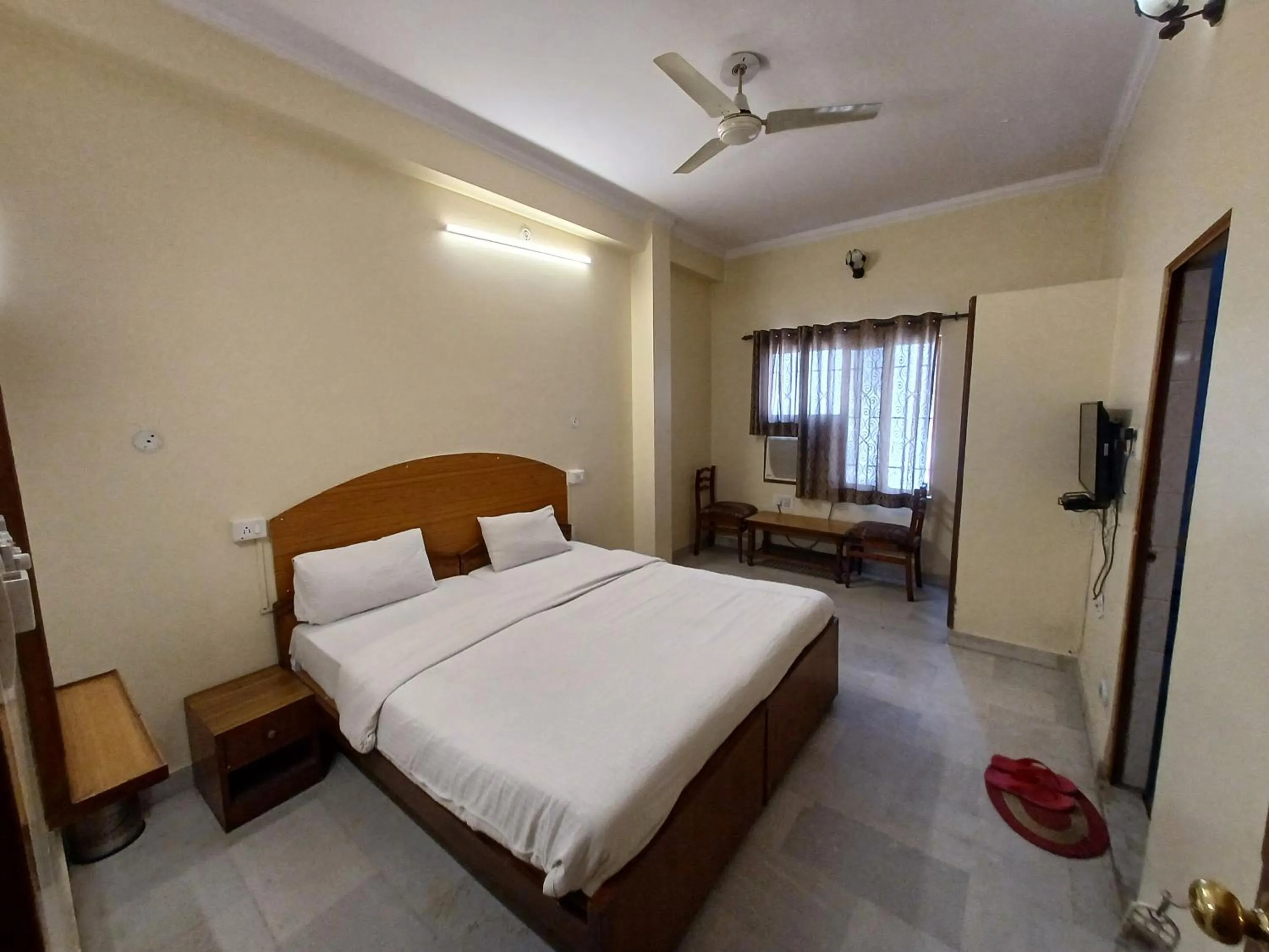 Photo of the whole room, Bed in Hotel Raghav Palace 1 km Jaipur Junction & Bus Stand Sindhi Camp