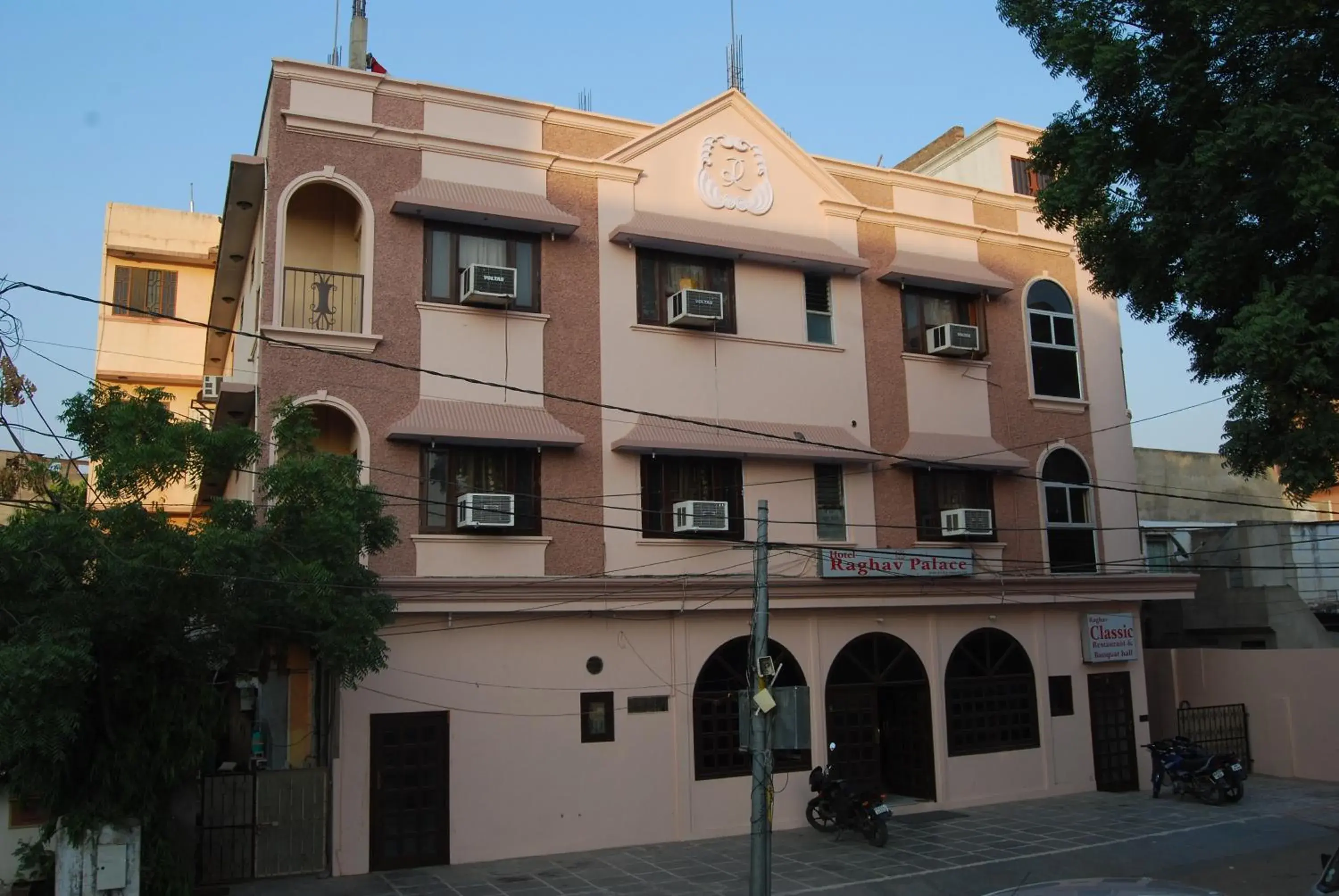 Property building in Hotel Raghav Palace 1 km Jaipur Junction & Bus Stand Sindhi Camp Property building in Hotel Raghav Palace 1 km Jaipur Junction & Bus Stand Sindhi Camp