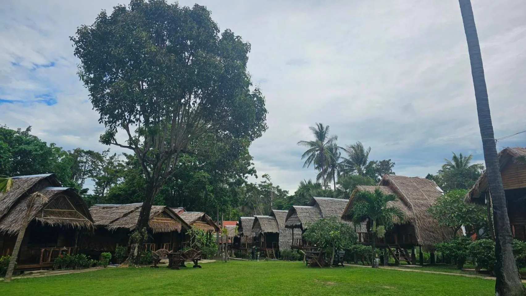 Eden Lanta Bungalow
