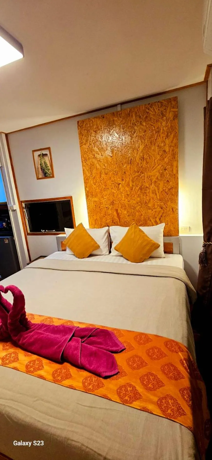 Bed in Eden Lanta Bungalow