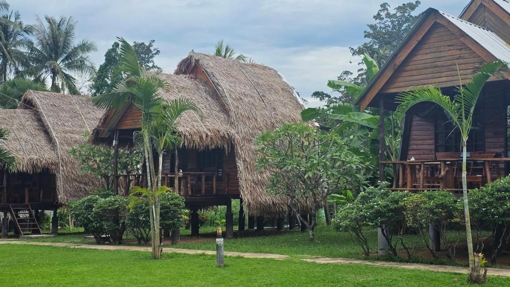 Eden Lanta Bungalow
