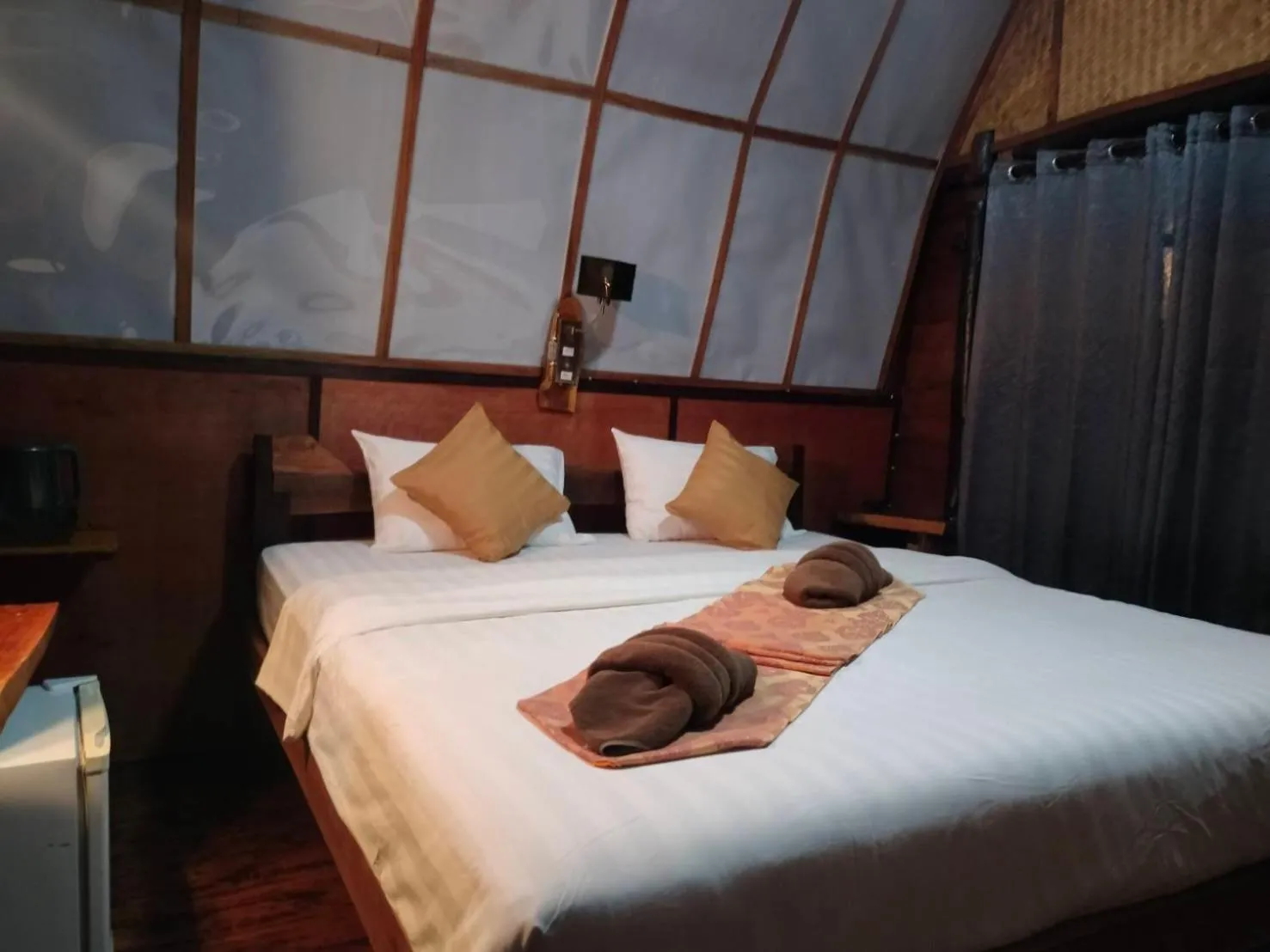 Bed in Eden Lanta Bungalow