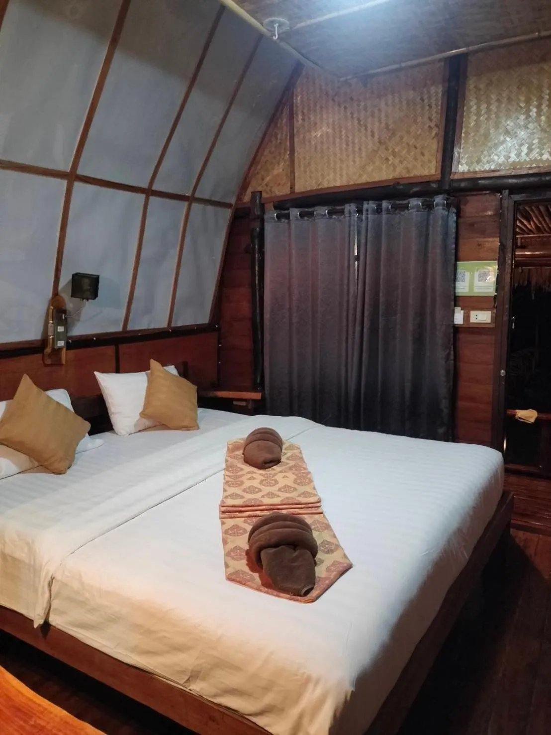 Bed in Eden Lanta Bungalow